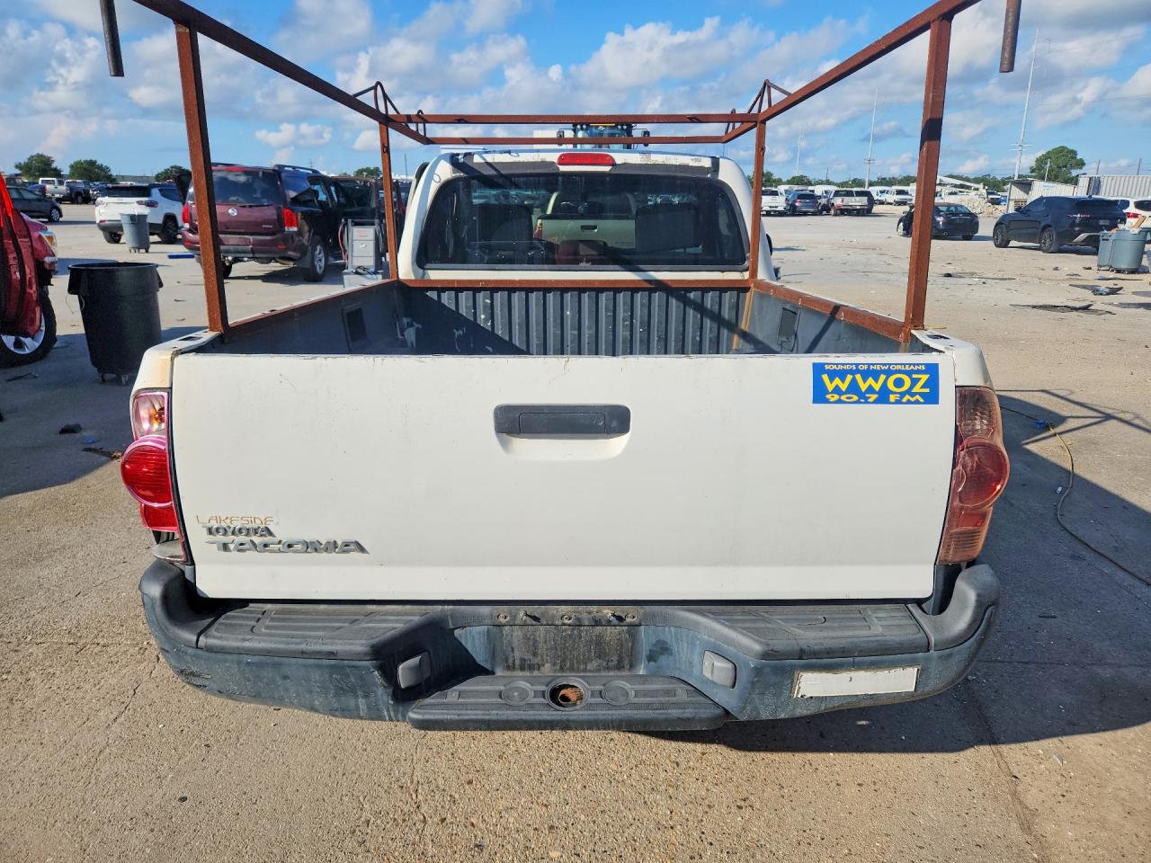 2007 Toyota Tacoma Base White vin: 5TENX22N27Z322509