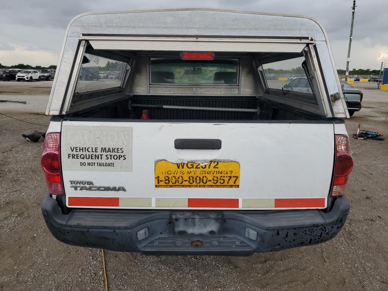 2007 Toyota Tacoma Base White vin: 5TENX22N27Z375307 Damage: Tailgate, Multiple Scratches Heavy, 2