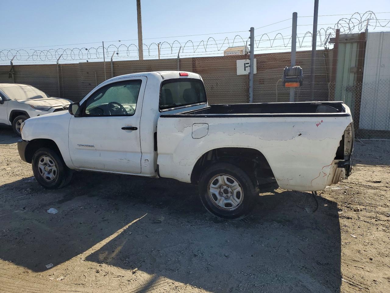 2007 Toyota Tacoma Base White vin: 5TENX22N27Z424554