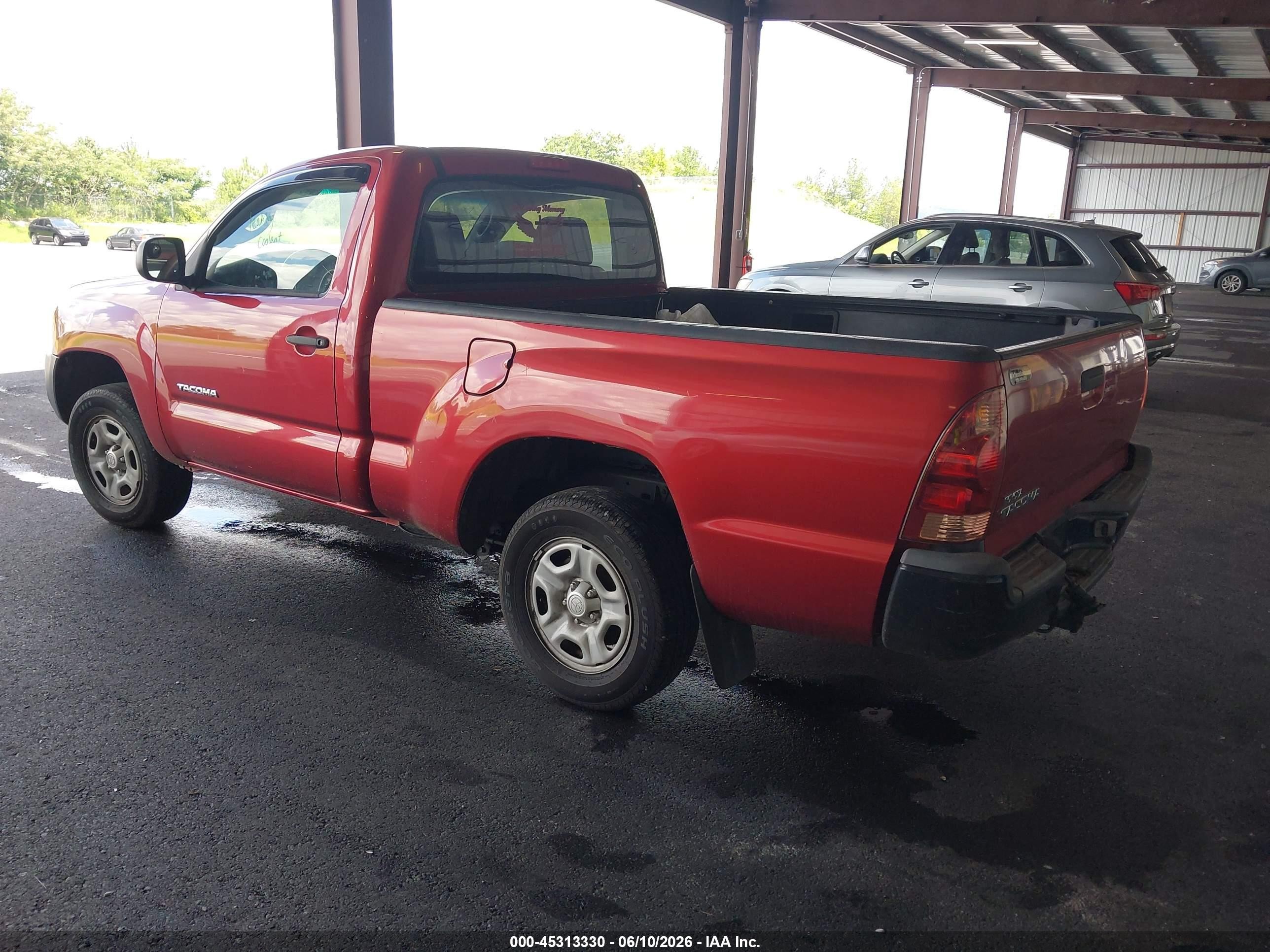 2005 Toyota Tacoma   Red vin: 5TENX22N35Z013435
