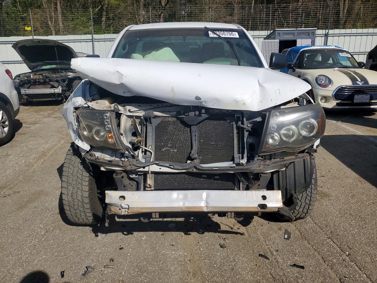 2005 Toyota Tacoma Base Белый vin: 5TENX22N35Z075966