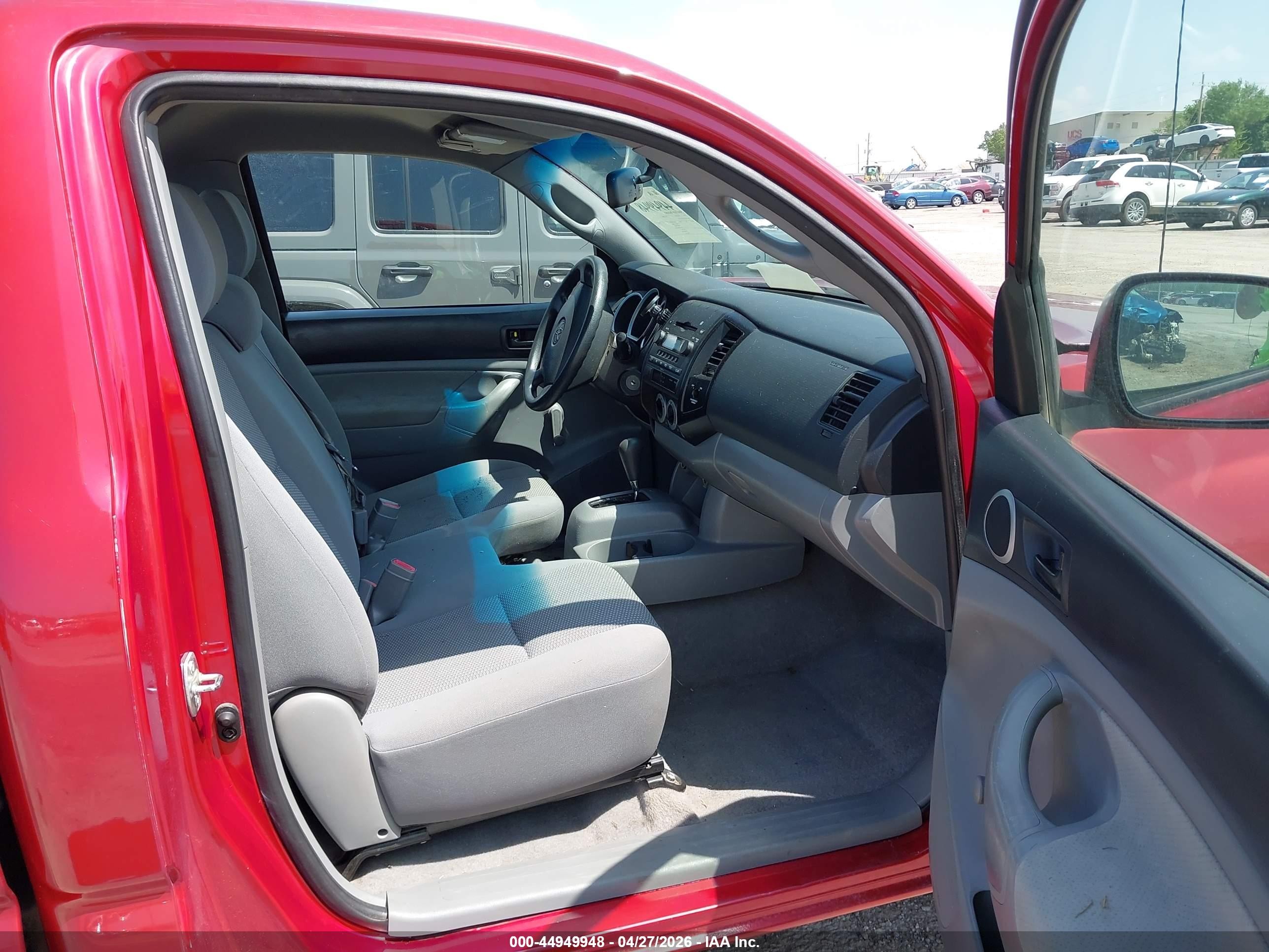 2005 Toyota Tacoma   Maroon vin: 5TENX22N35Z133218