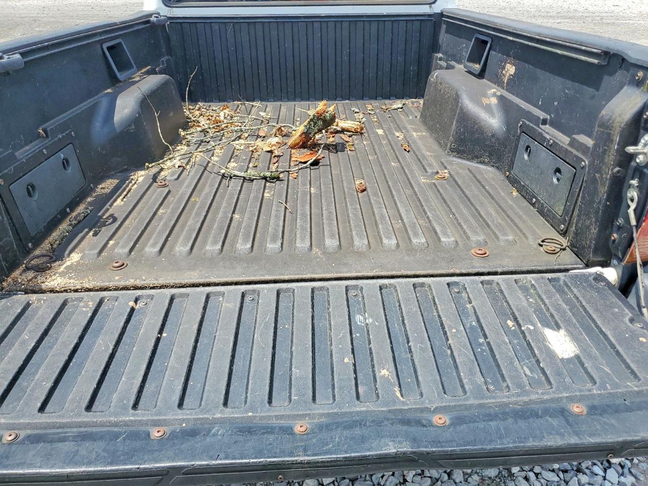 2006 Toyota Tacoma Base White vin: 5TENX22N36Z197454