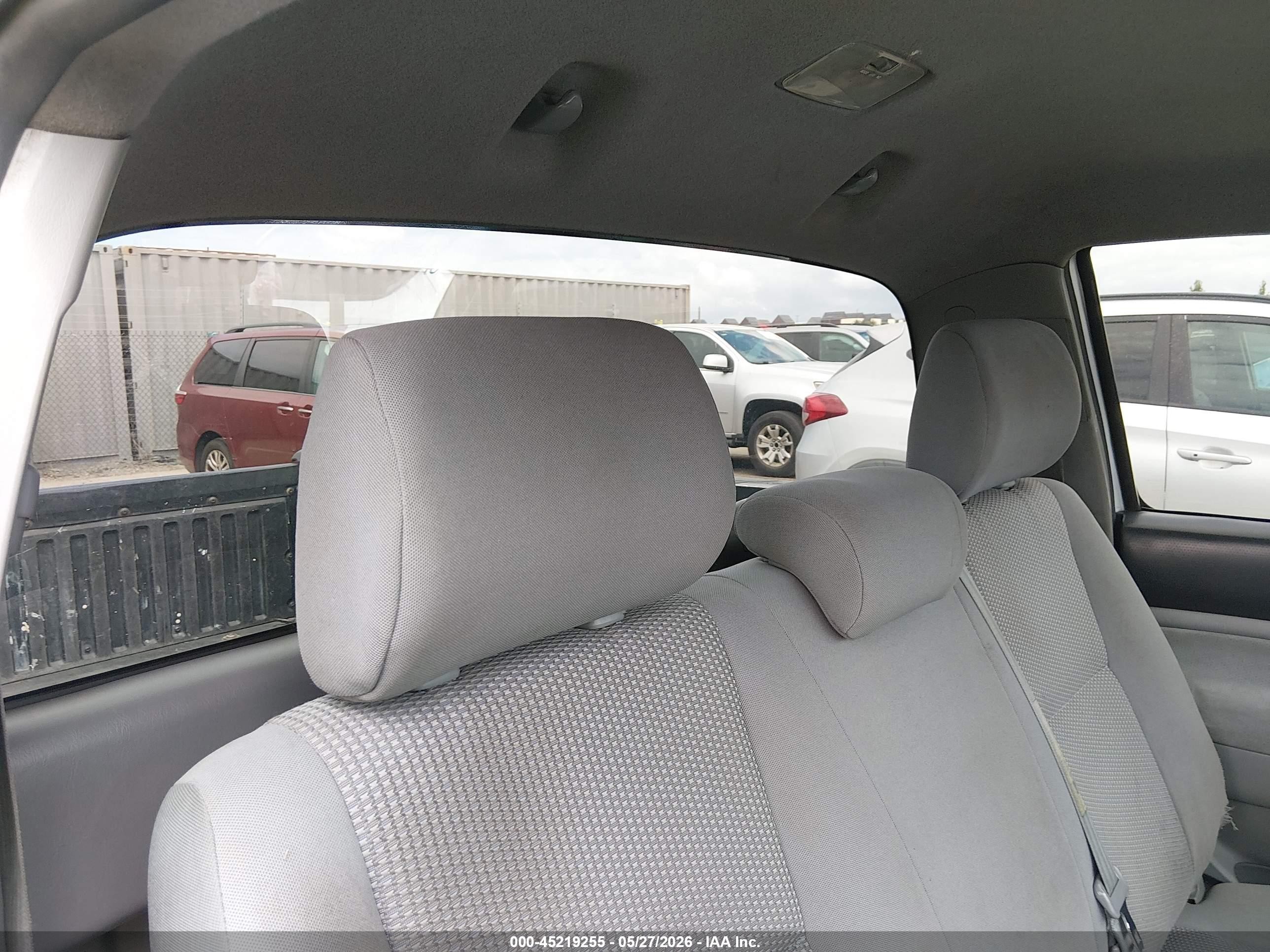 2006 Toyota Tacoma   Silver vin: 5TENX22N36Z255207