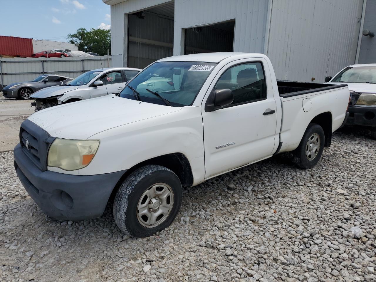 2007 Toyota Tacoma Base White vin: 5TENX22N37Z327752 Damage: Left Front Fender, Dent(S) W/ Paint Dmg, 7 To 8 Inches