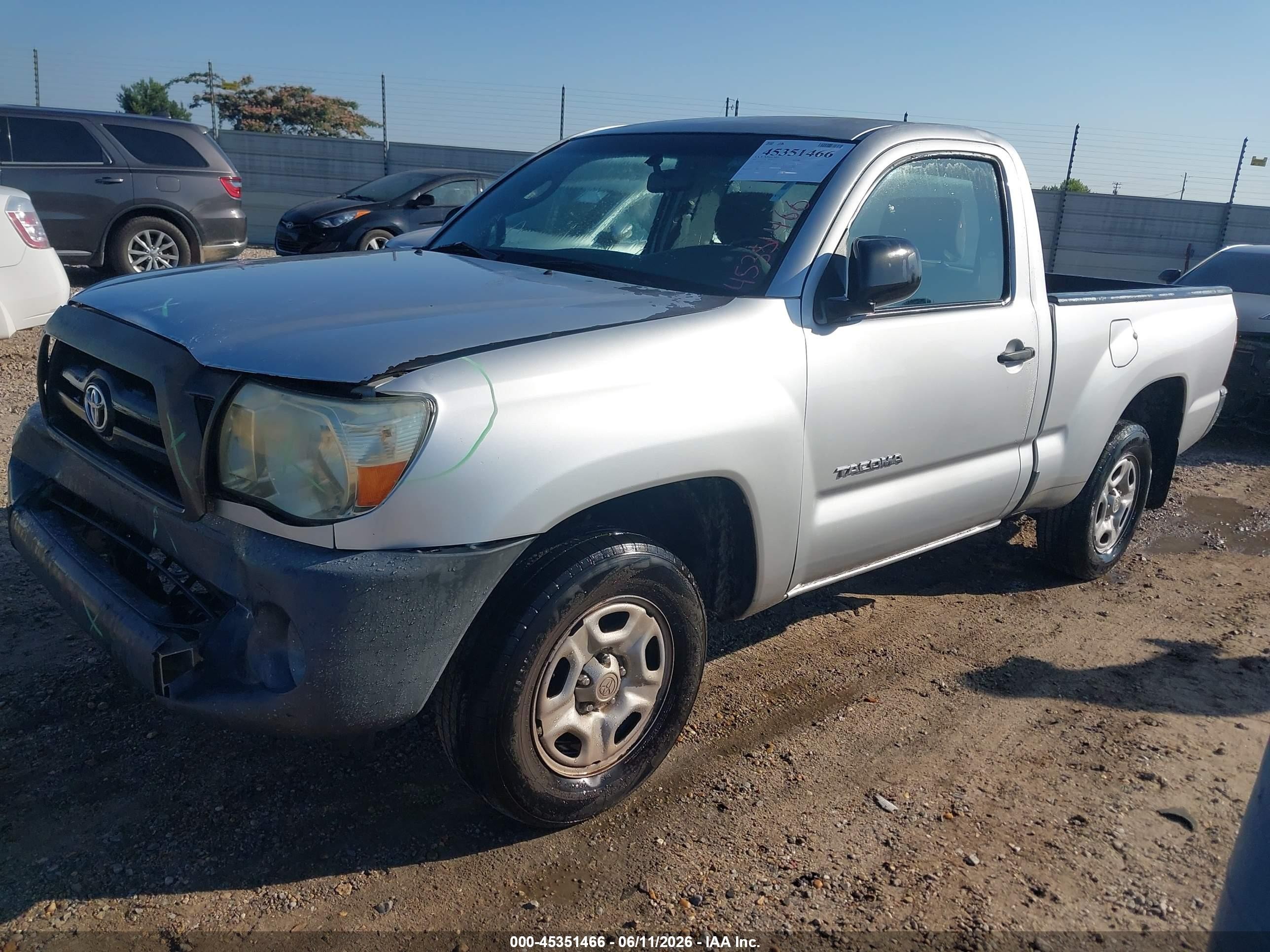 2007 Toyota Tacoma   Silver vin: 5TENX22N37Z401087