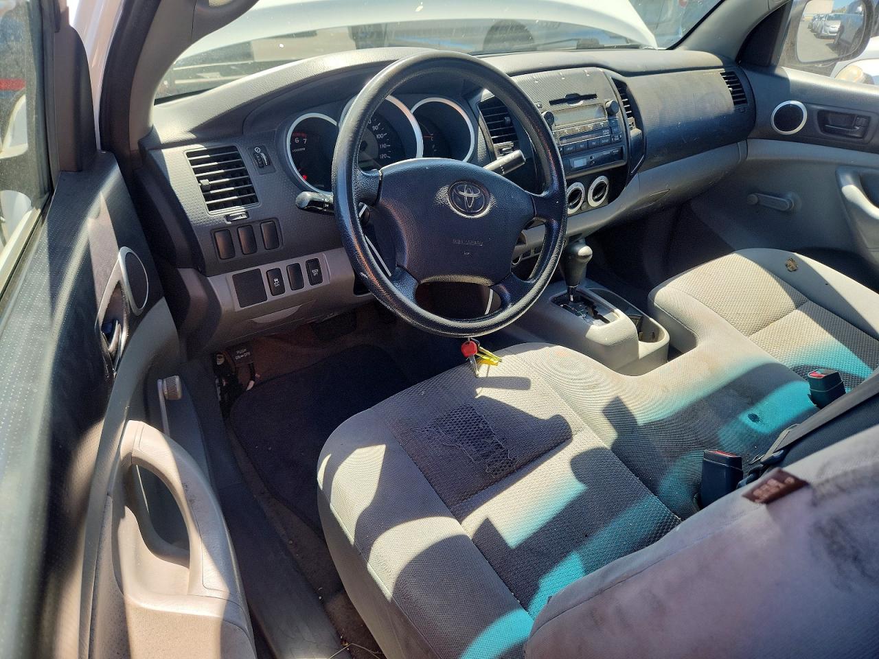2009 Toyota Tacoma Base White vin: 5TENX22N39Z593162