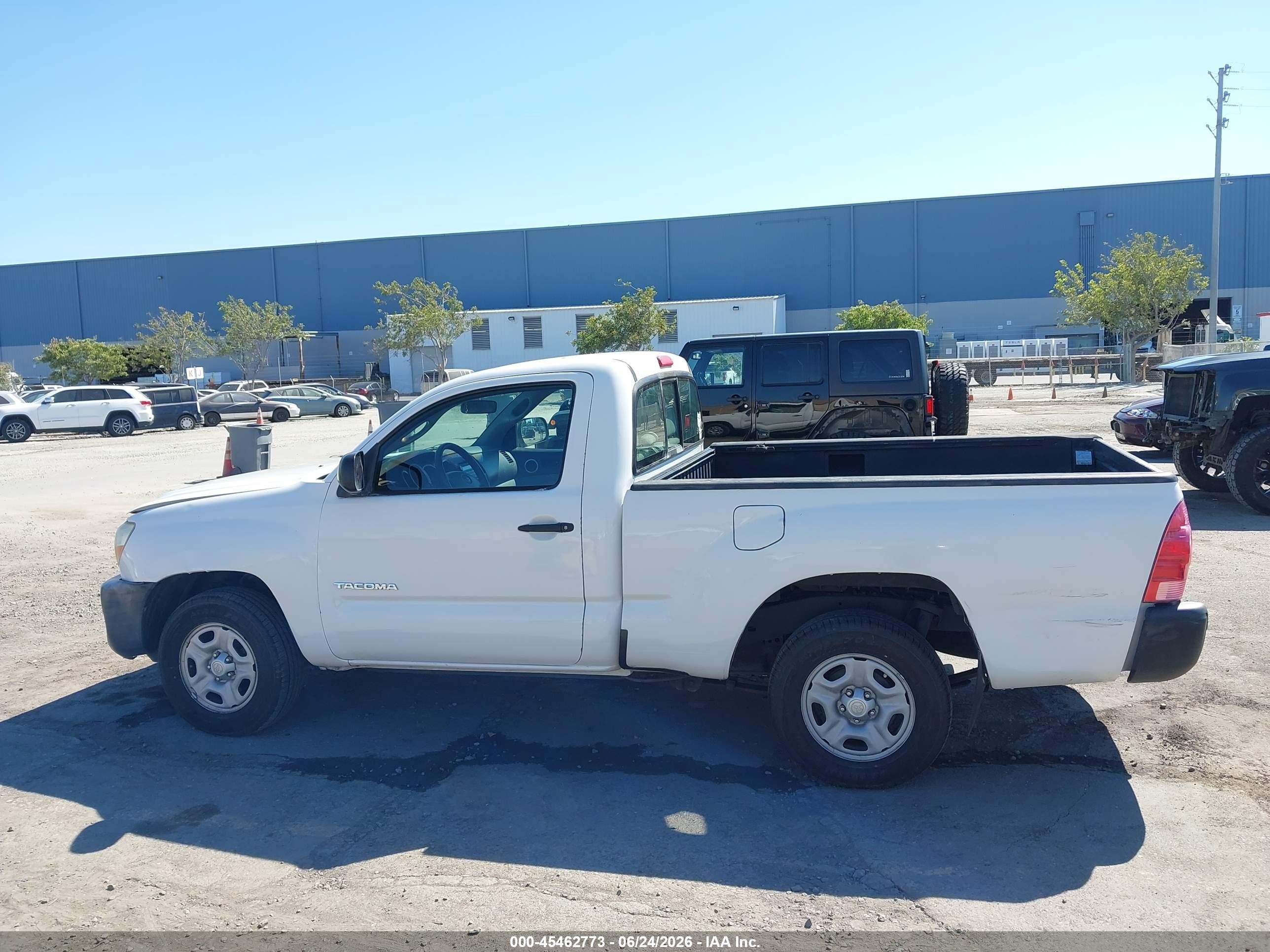 2009 Toyota Tacoma White vin: 5TENX22N39Z643428