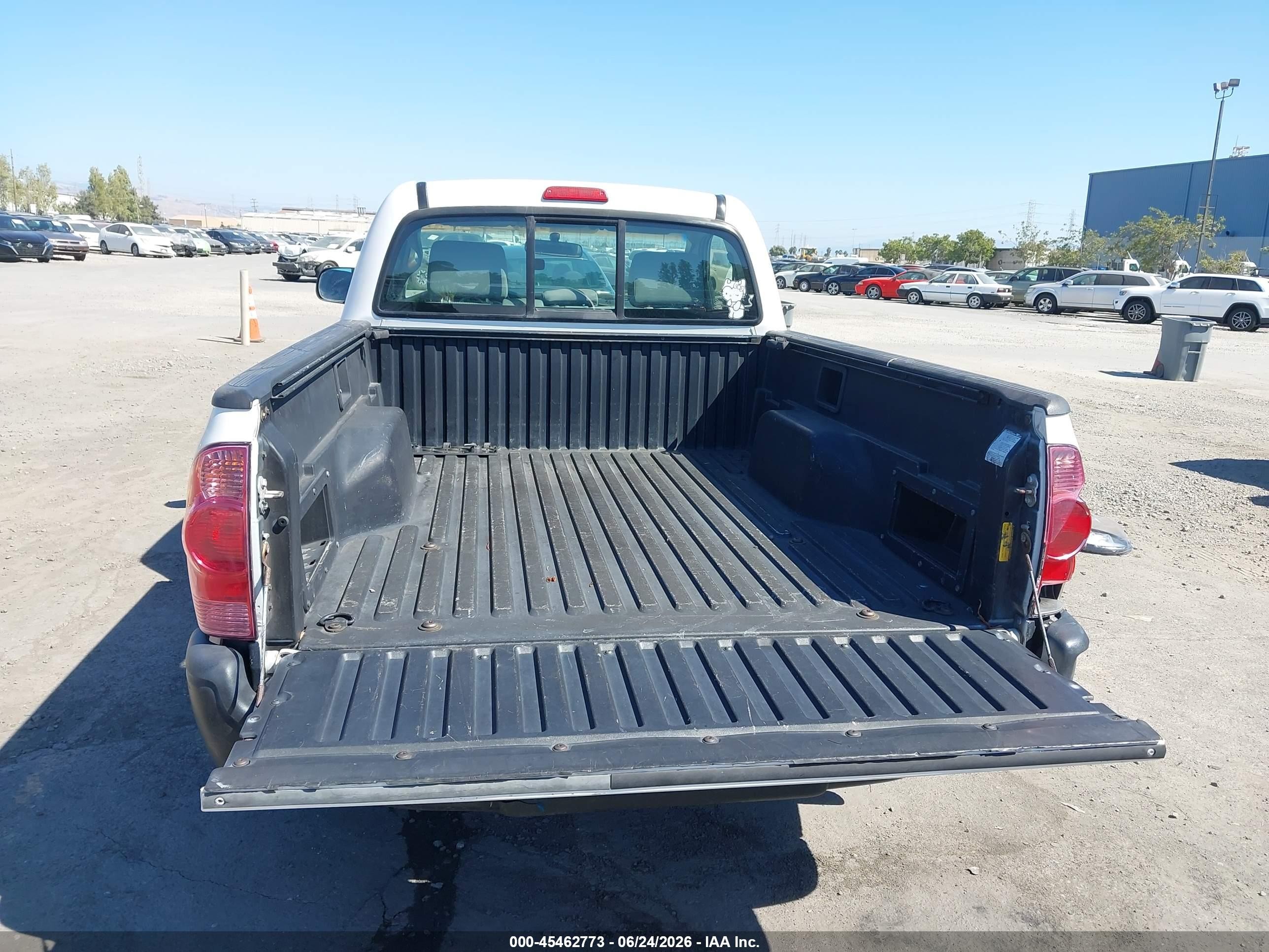 2009 Toyota Tacoma White vin: 5TENX22N39Z643428