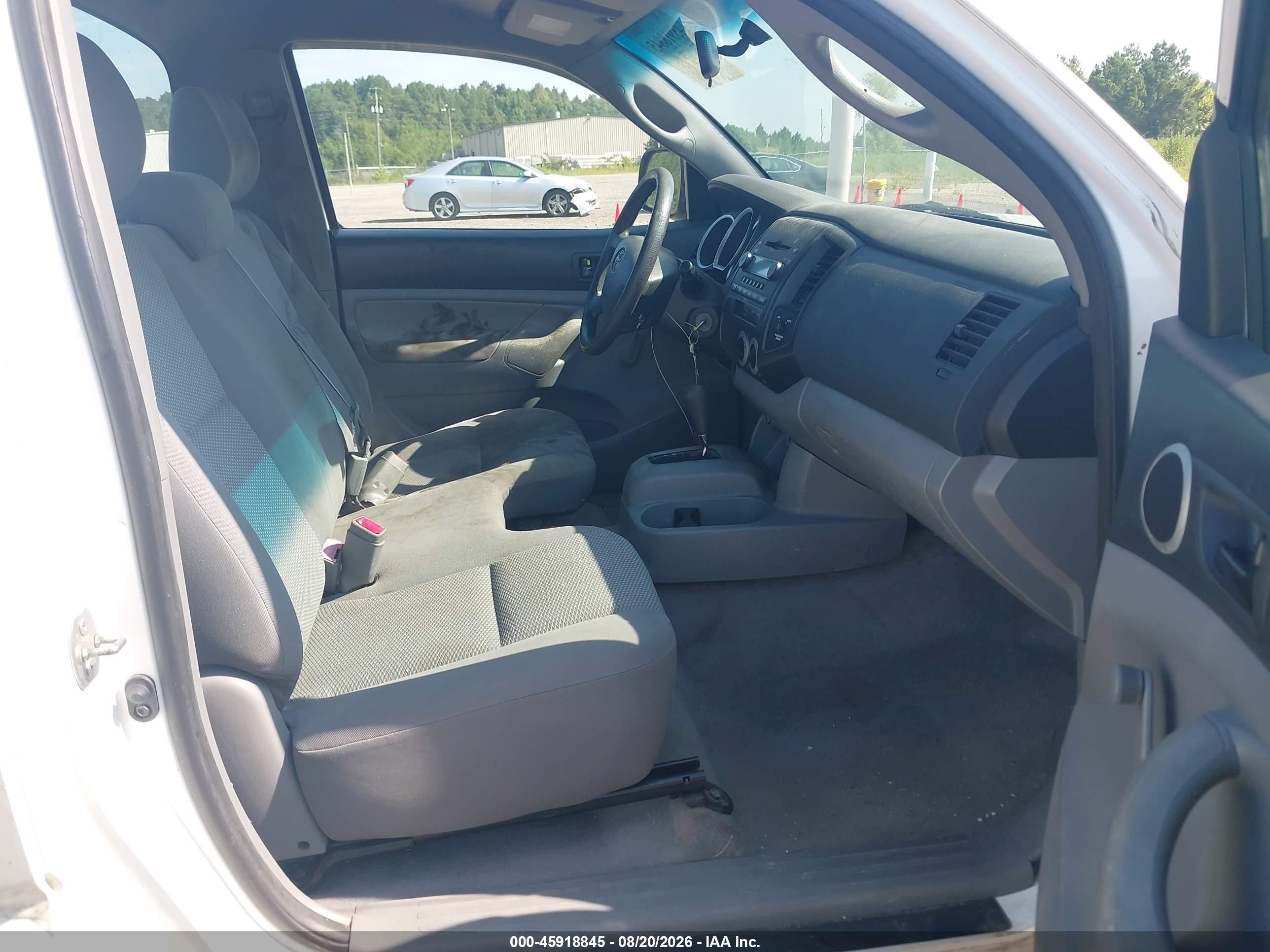 2006 Toyota Tacoma   Белый vin: 5TENX22N46Z171977