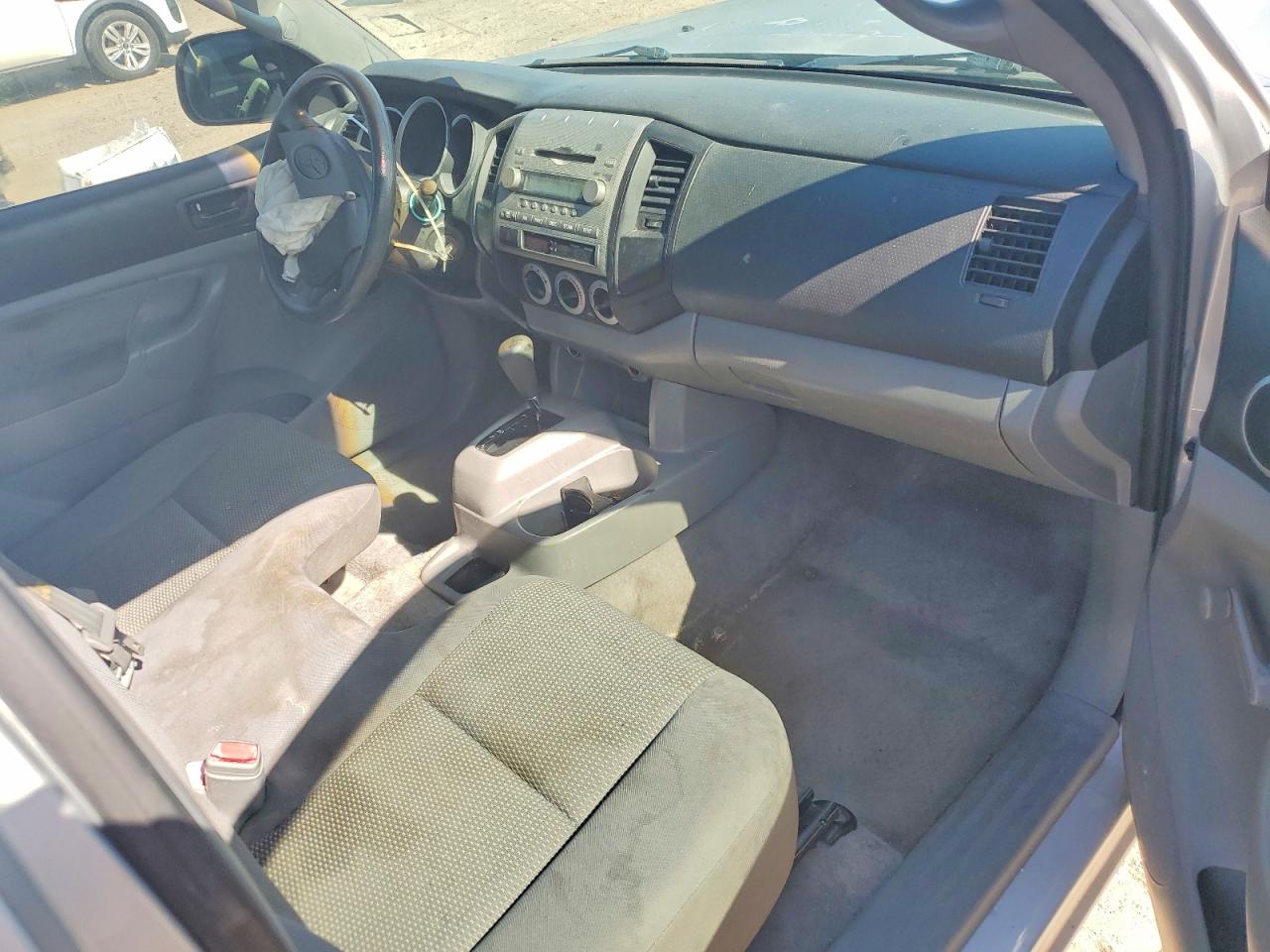 2007 Toyota Tacoma Base Silver vin: 5TENX22N47Z382601