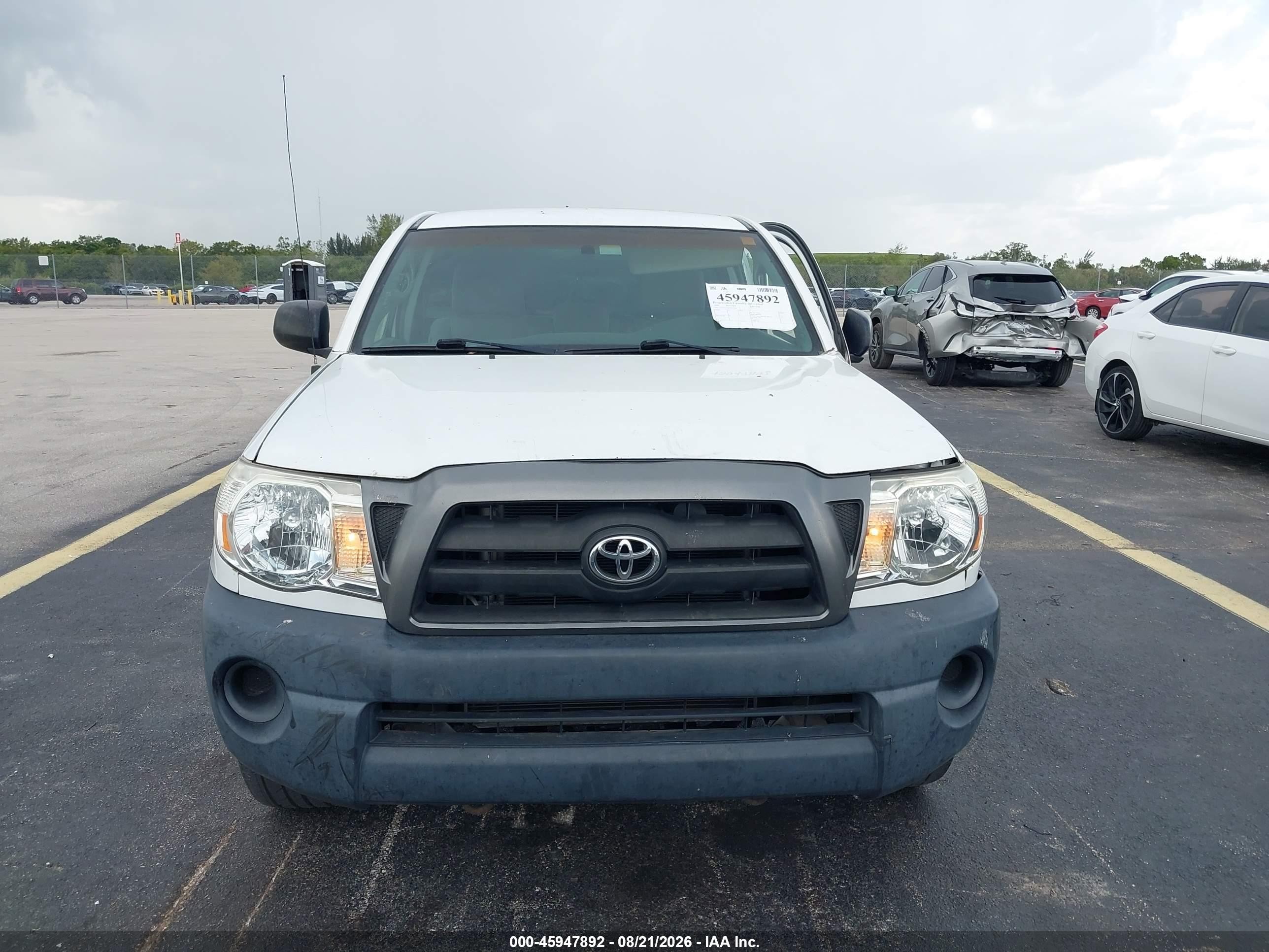 2009 Toyota Tacoma White vin: 5TENX22N49Z627206