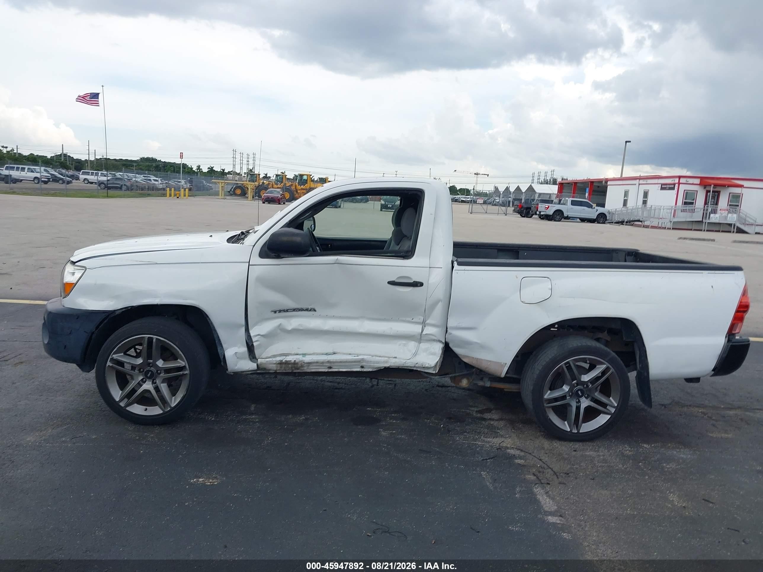 2009 Toyota Tacoma White vin: 5TENX22N49Z627206