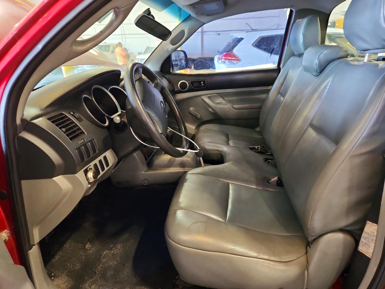 2005 Toyota Tacoma Base Красный vin: 5TENX22N55Z079646