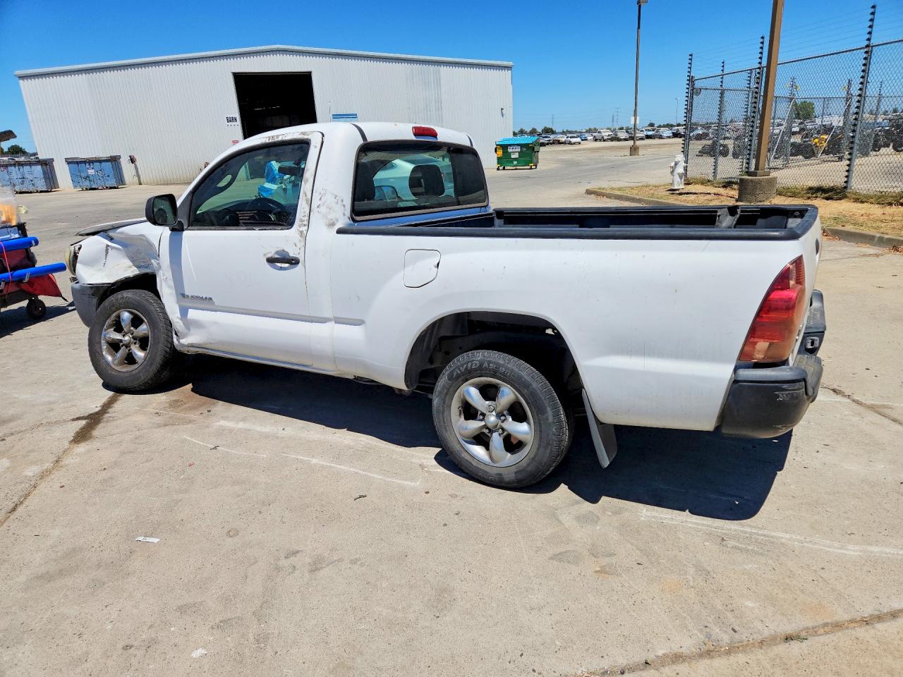 2005 Toyota Tacoma Base White vin: 5TENX22N55Z141935