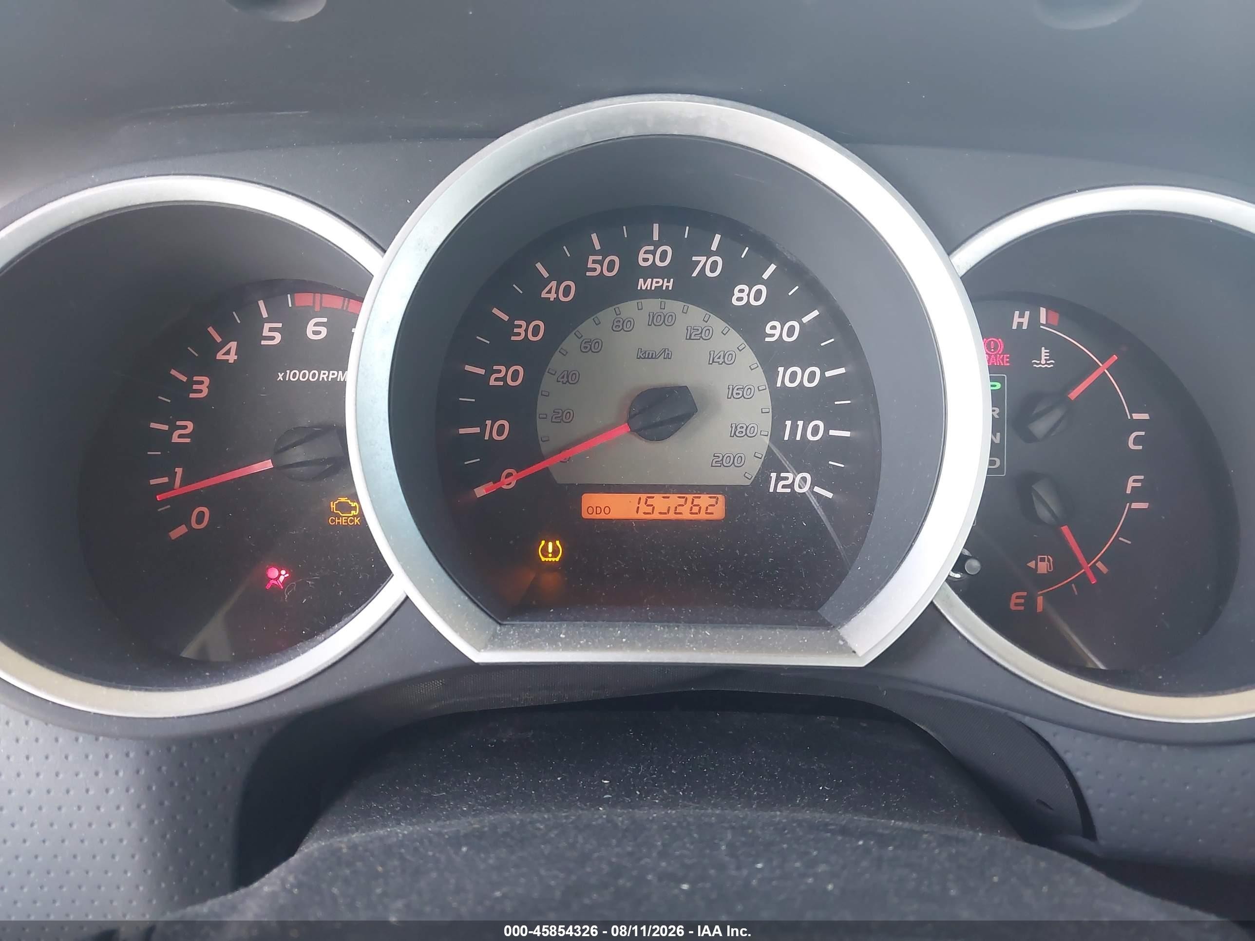 2006 Toyota Tacoma   Red vin: 5TENX22N56Z166299