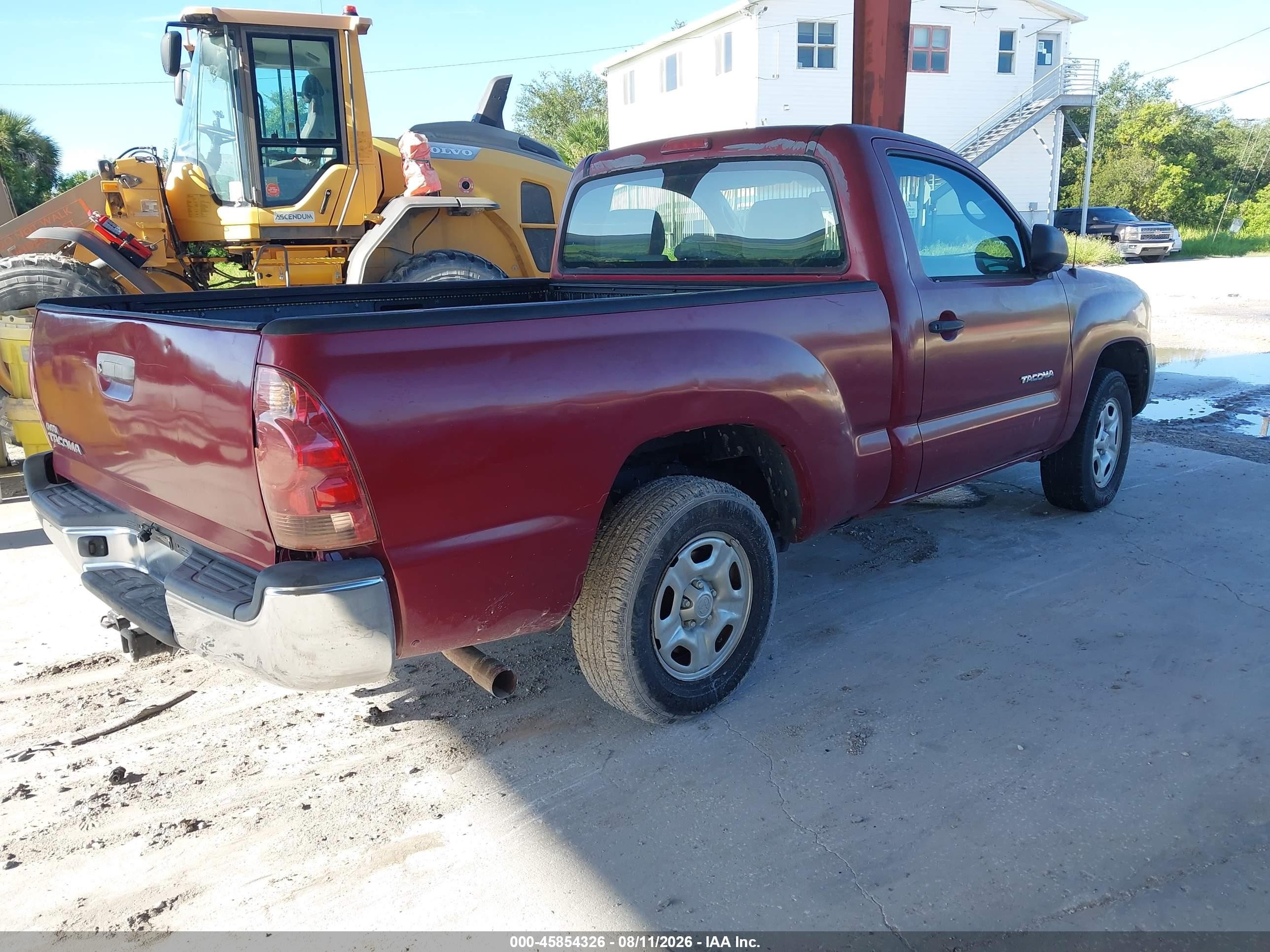 2006 Toyota Tacoma   Red vin: 5TENX22N56Z166299