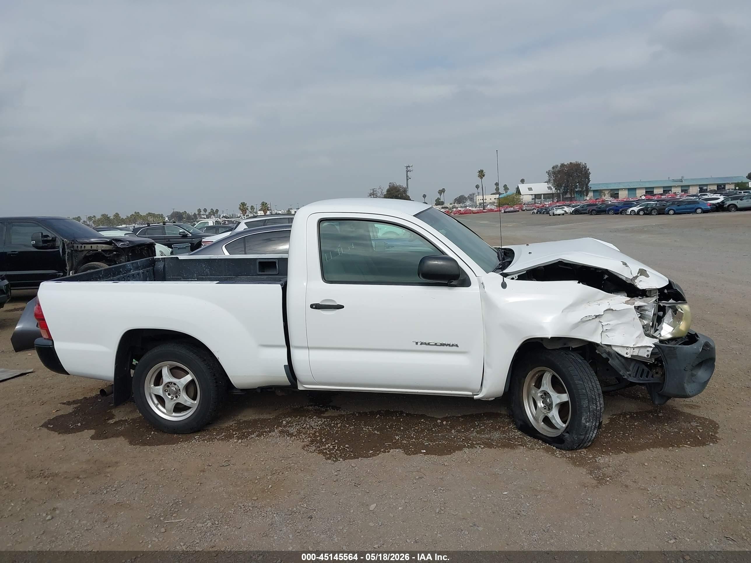 2006 Toyota Tacoma   White vin: 5TENX22N56Z245035