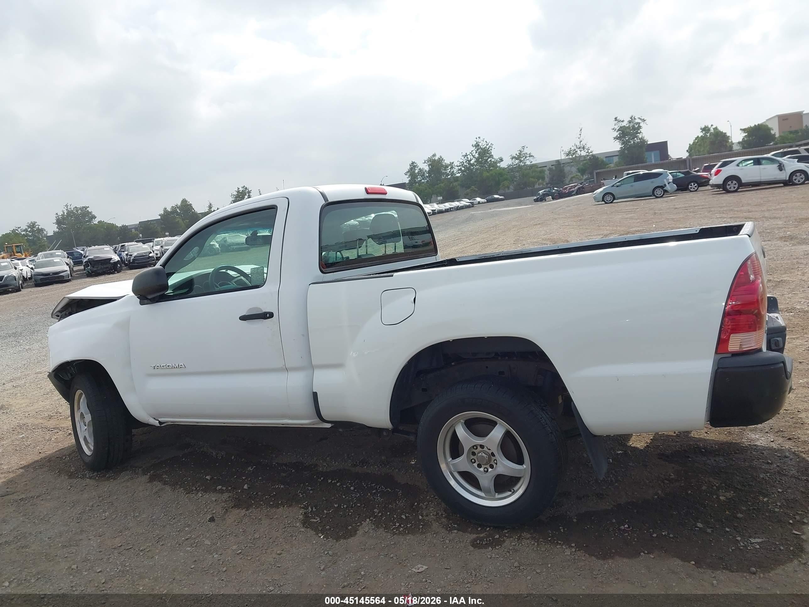 2006 Toyota Tacoma   White vin: 5TENX22N56Z245035