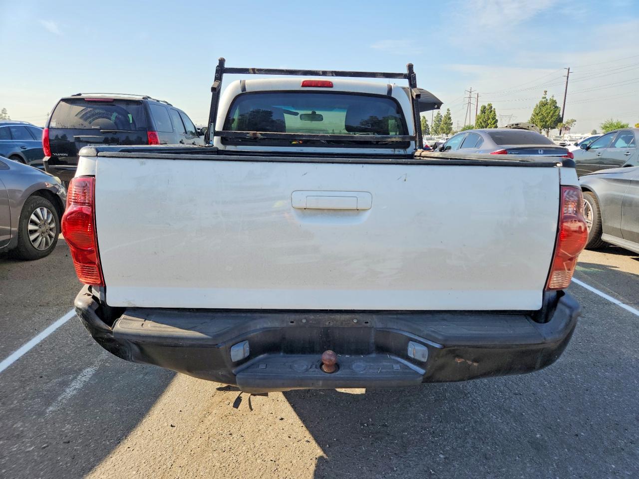 2006 Toyota Tacoma Base White vin: 5TENX22N56Z268038