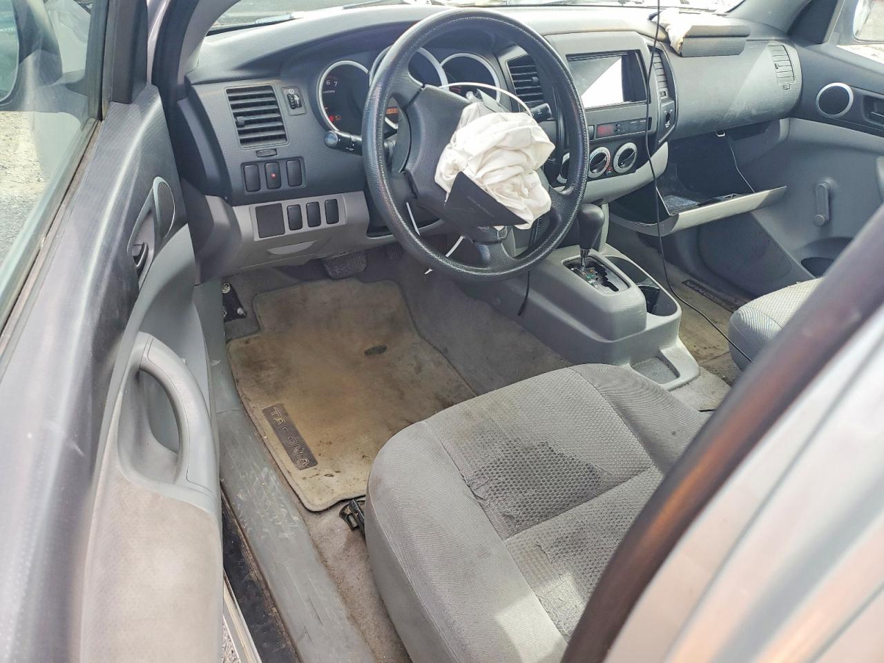 2006 Toyota Tacoma Base Silver vin: 5TENX22N56Z301264