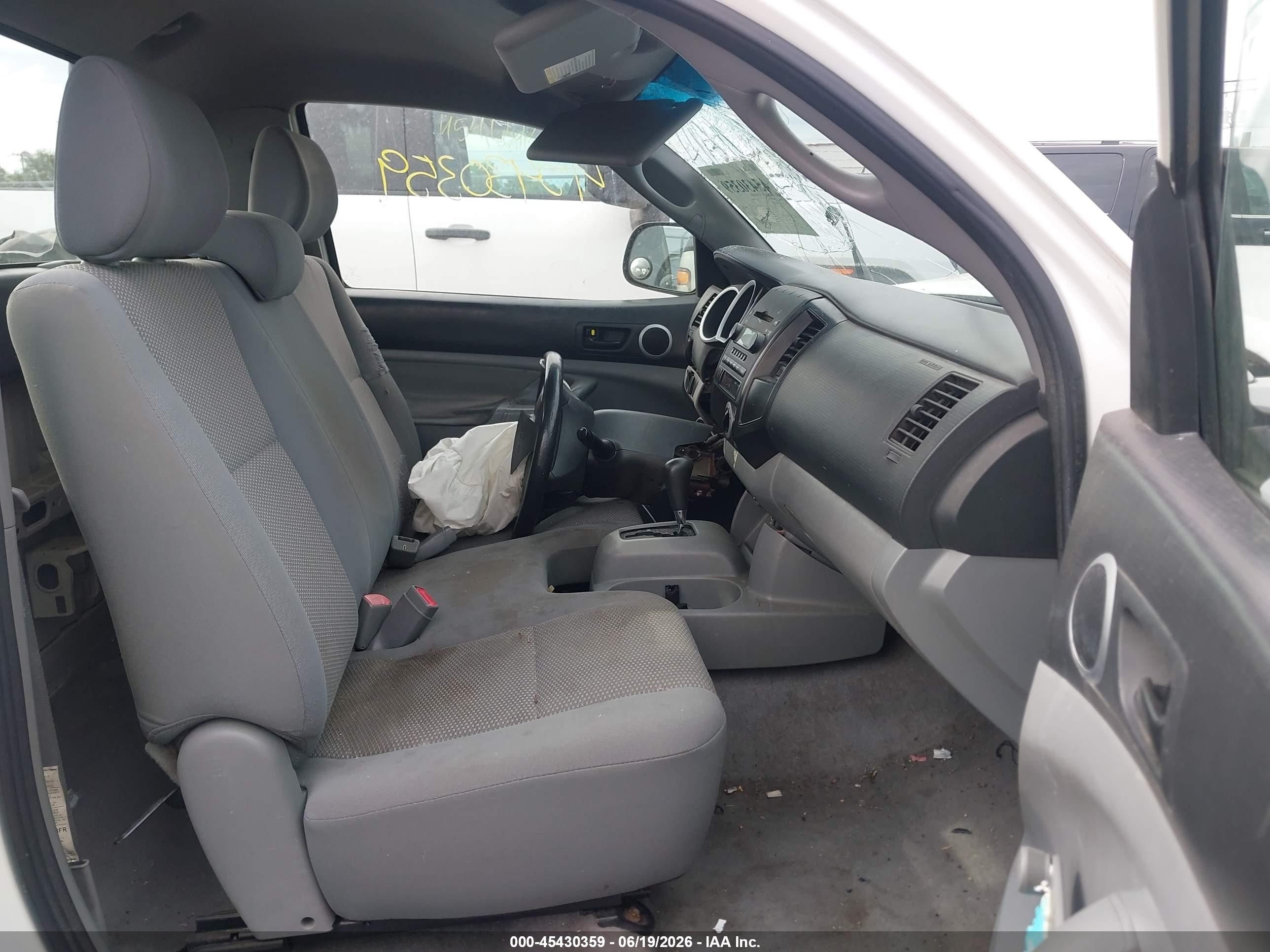 2007 Toyota Tacoma   White vin: 5TENX22N57Z429487