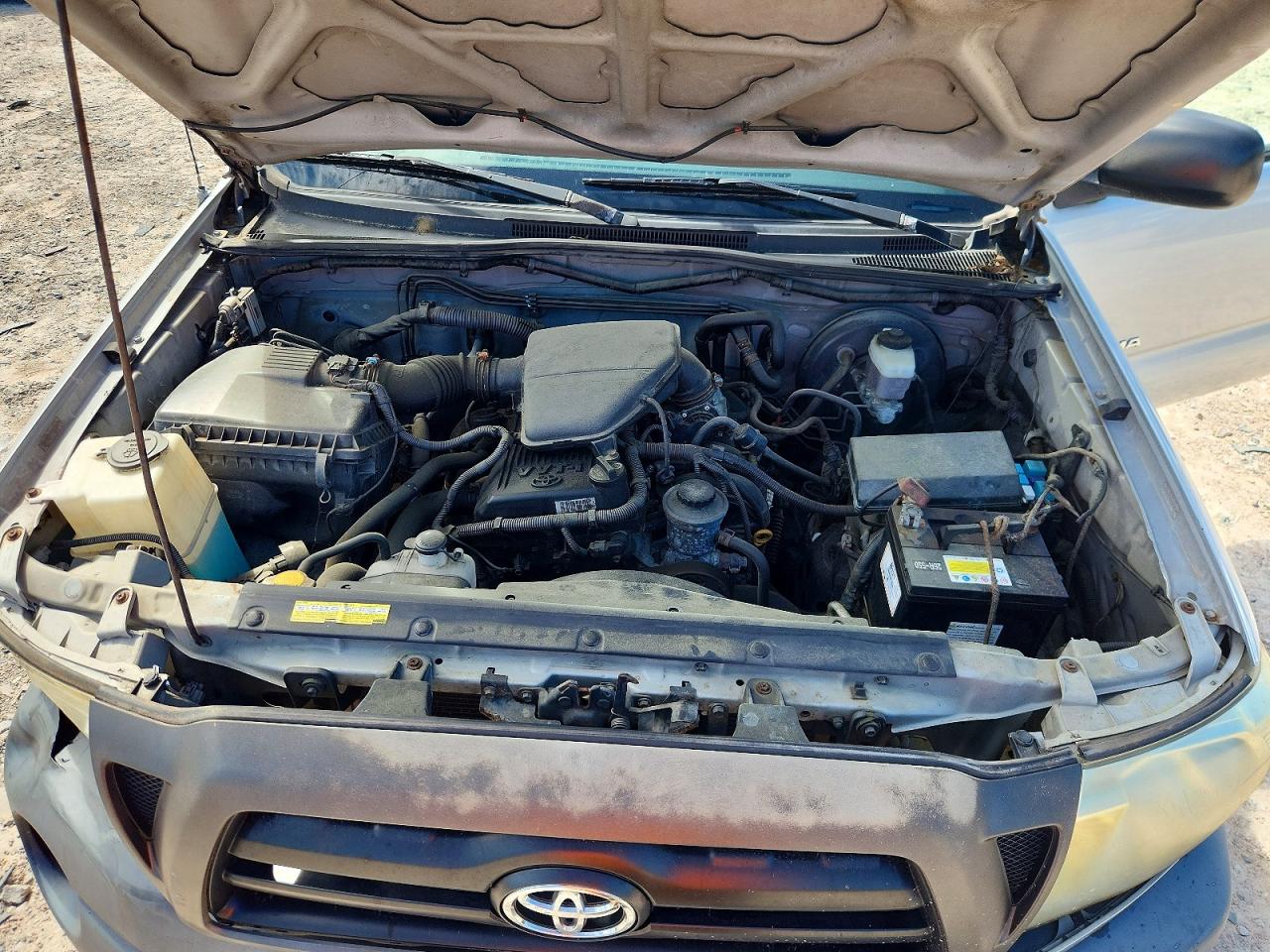 2008 Toyota Tacoma Base Silver vin: 5TENX22N58Z534404