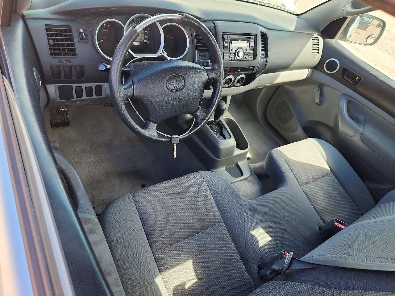 2008 Toyota Tacoma Base Silver vin: 5TENX22N58Z534404