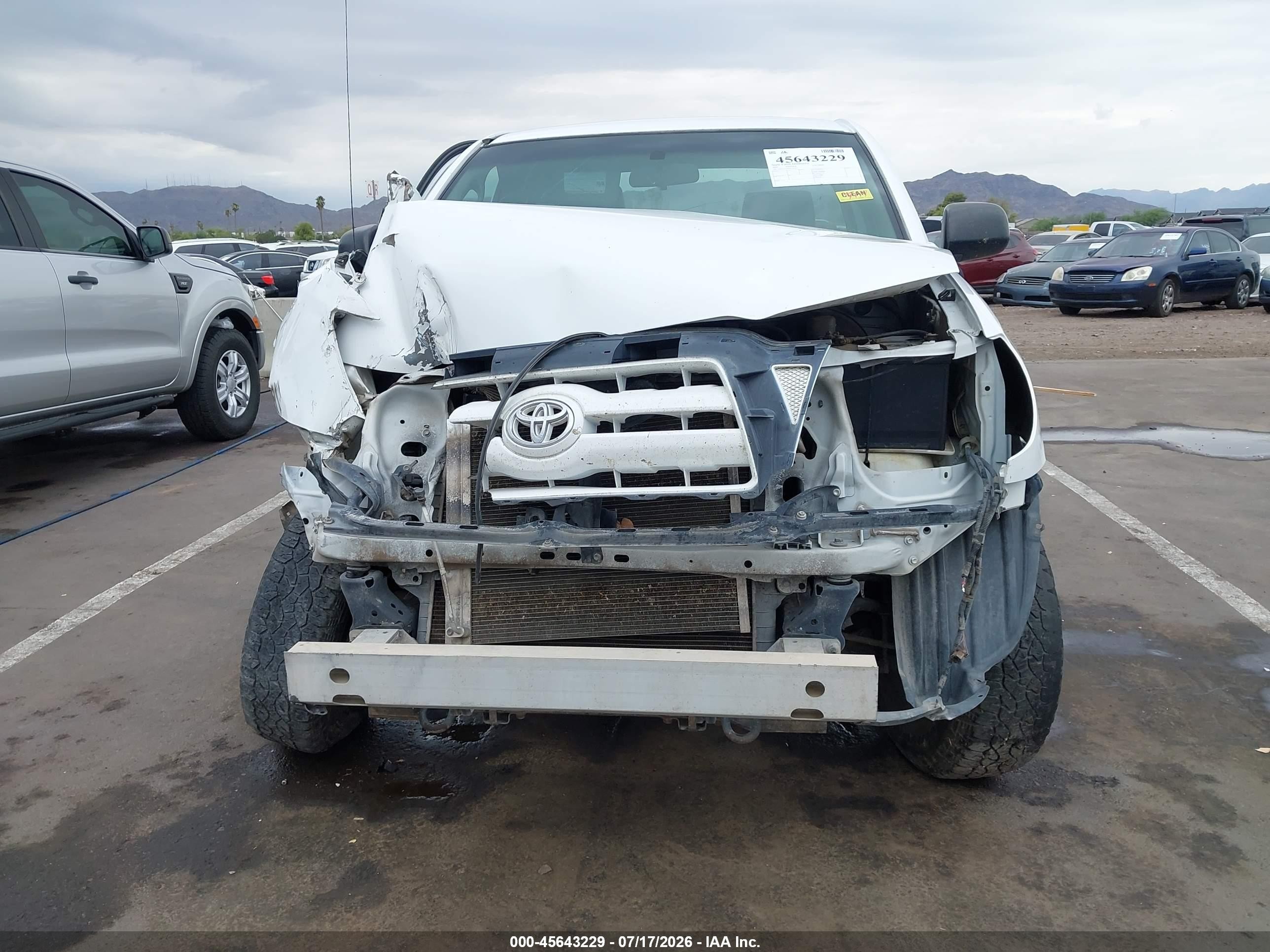 2006 Toyota Tacoma   Белый vin: 5TENX22N66Z226543