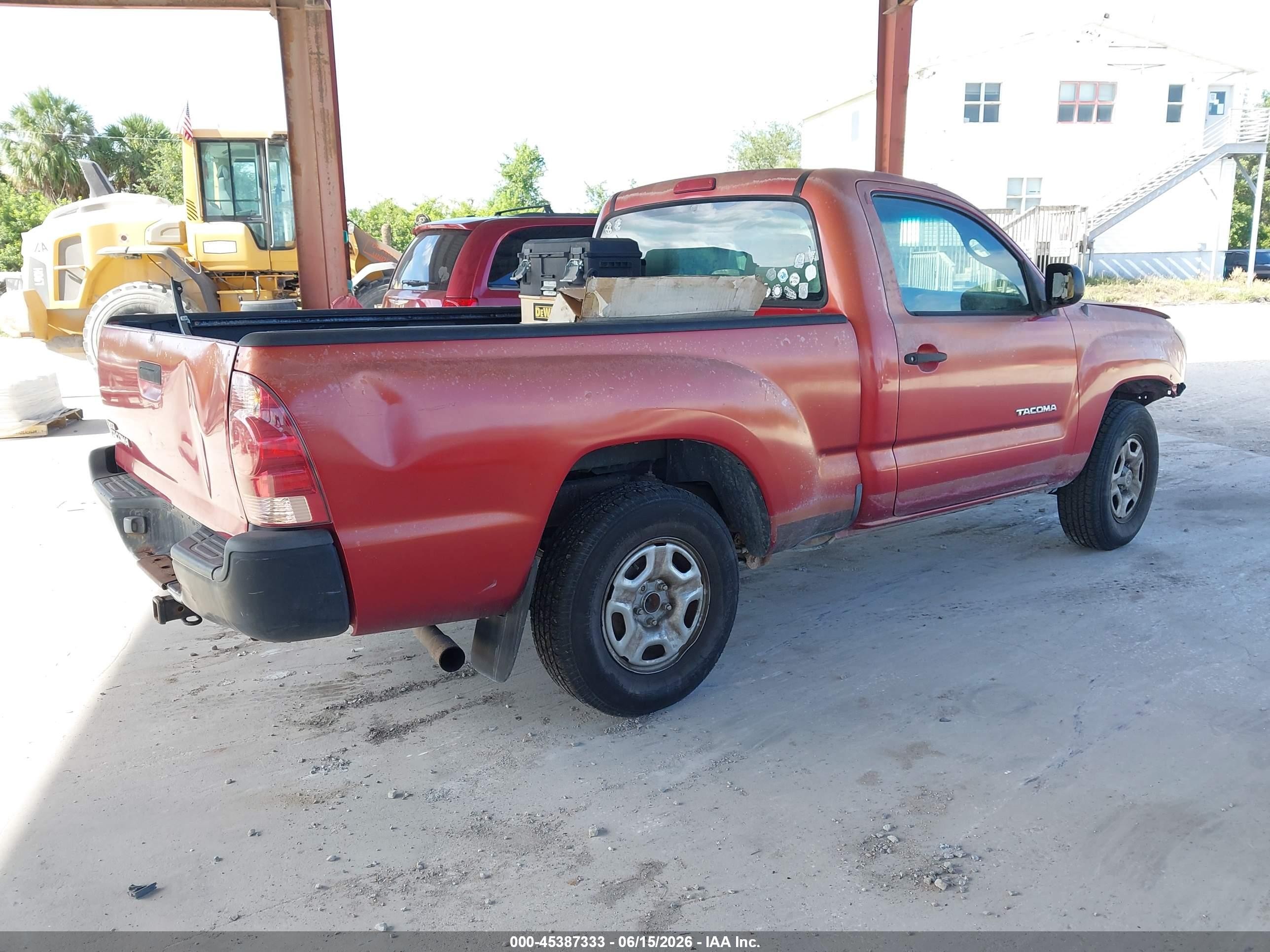 2006 Toyota Tacoma   Red vin: 5TENX22N66Z320504
