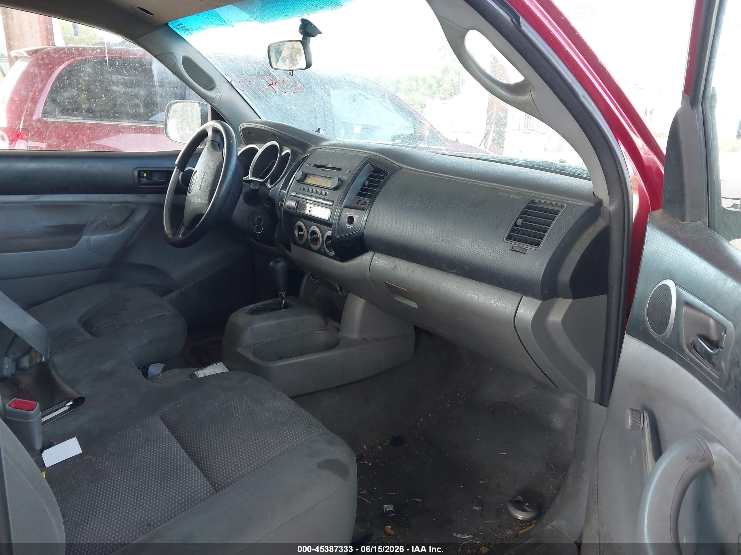 2006 Toyota Tacoma   Red vin: 5TENX22N66Z320504