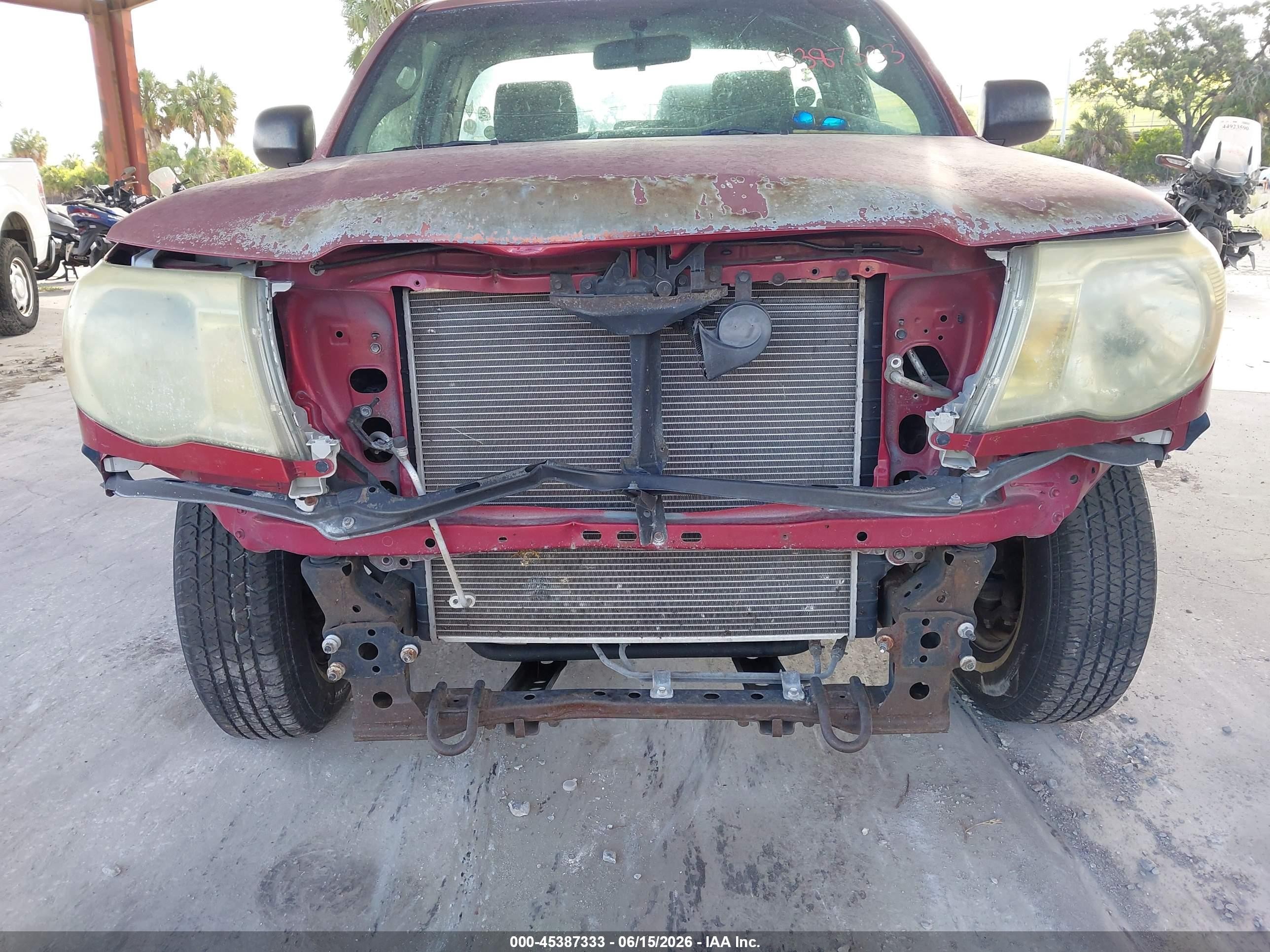 2006 Toyota Tacoma   Red vin: 5TENX22N66Z320504