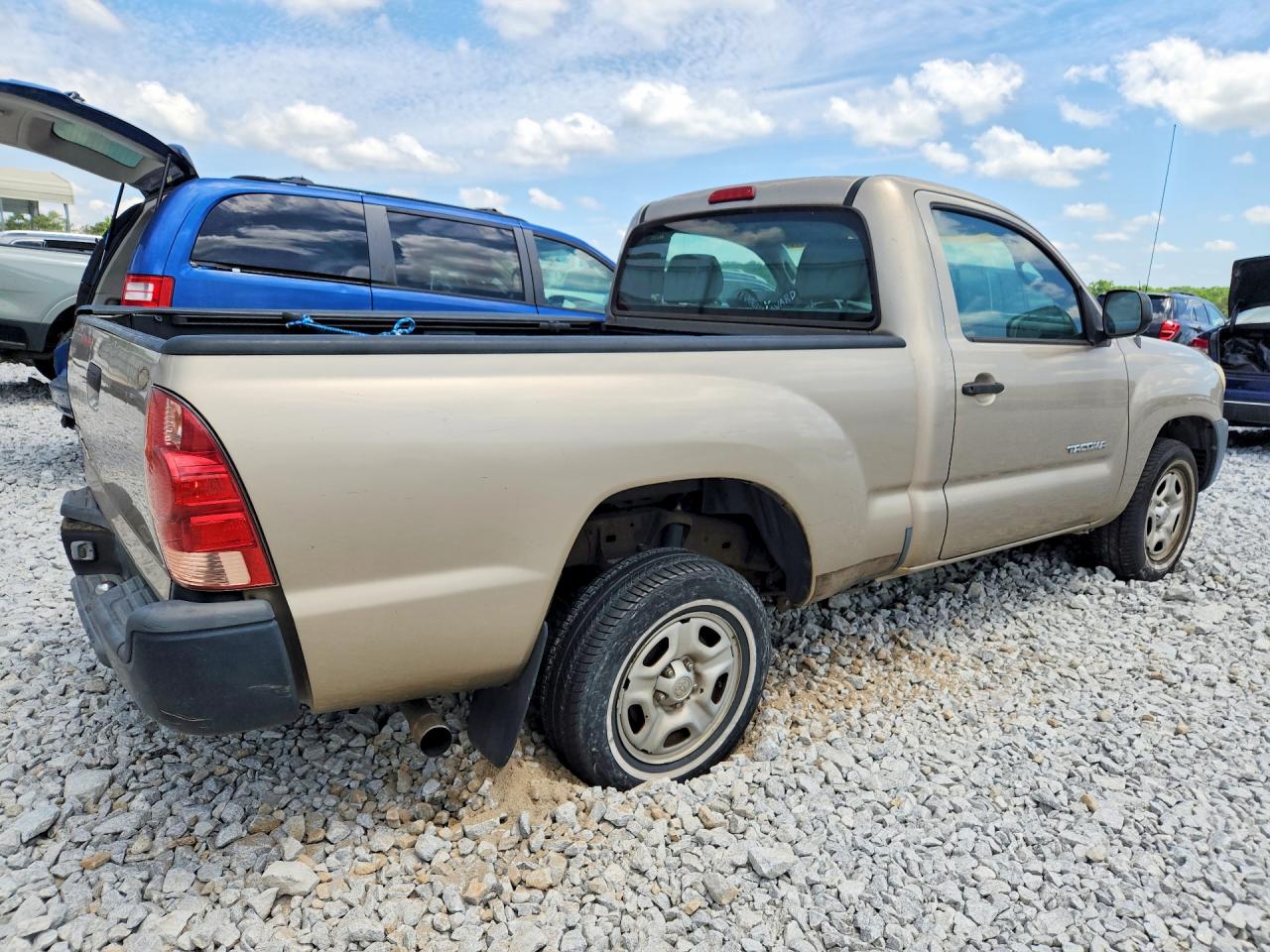 2007 Toyota Tacoma Base Tan vin: 5TENX22N67Z342682