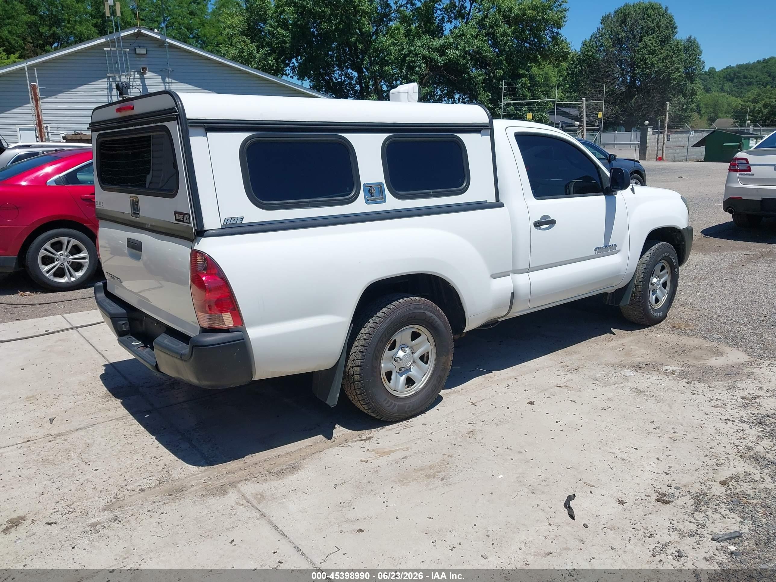2007 Toyota Tacoma   White vin: 5TENX22N67Z389386