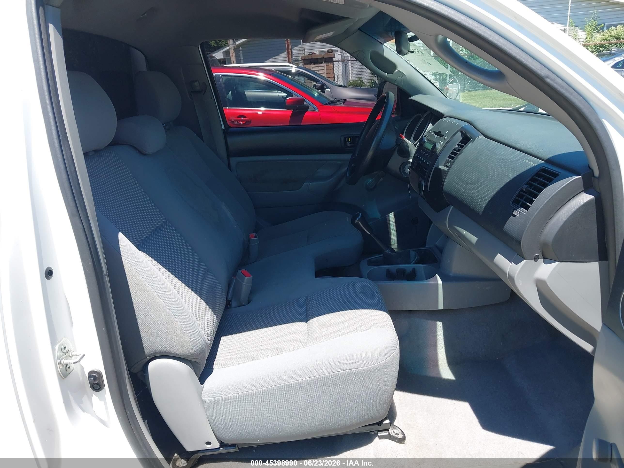 2007 Toyota Tacoma   White vin: 5TENX22N67Z389386