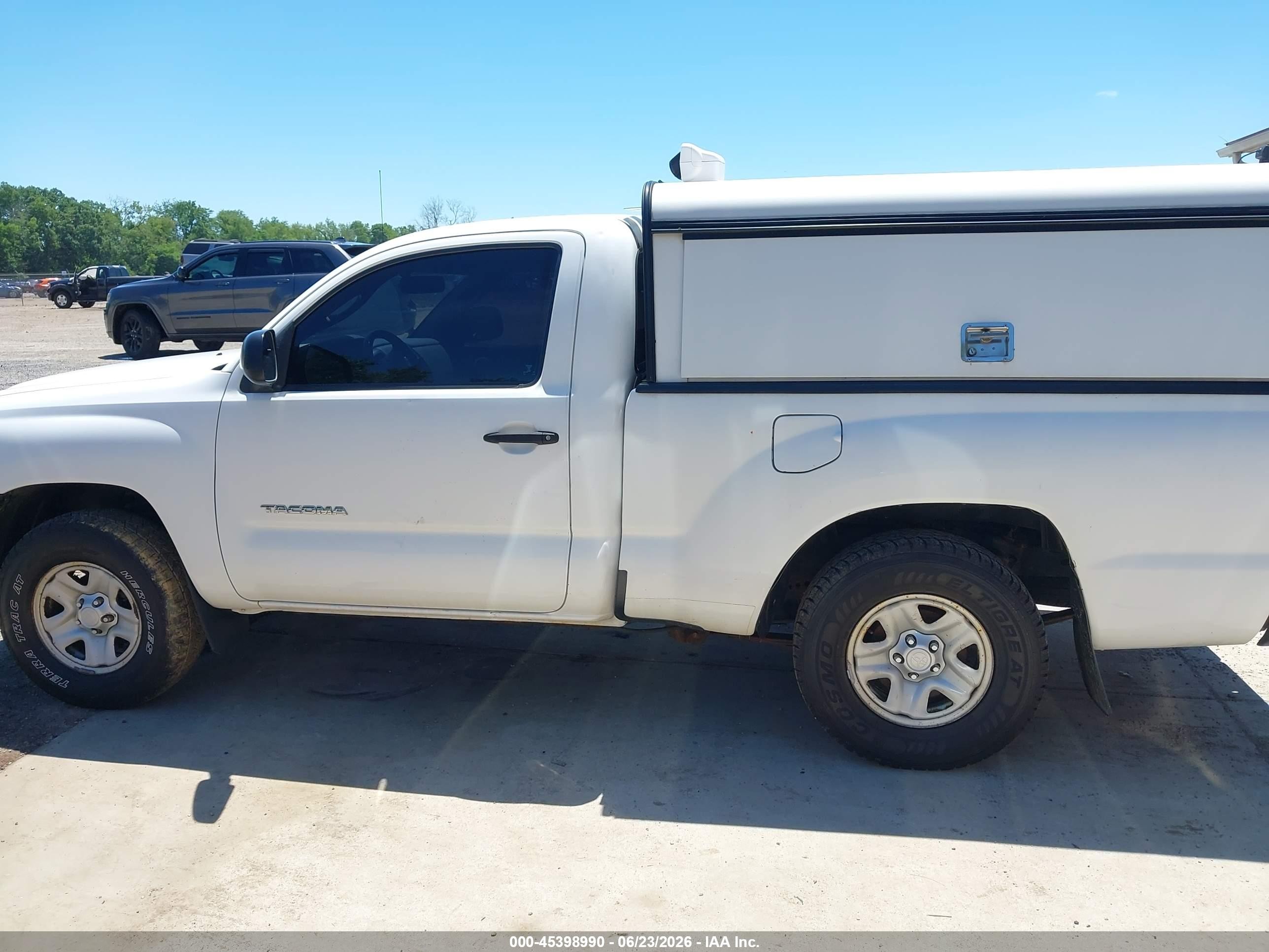 2007 Toyota Tacoma   White vin: 5TENX22N67Z389386