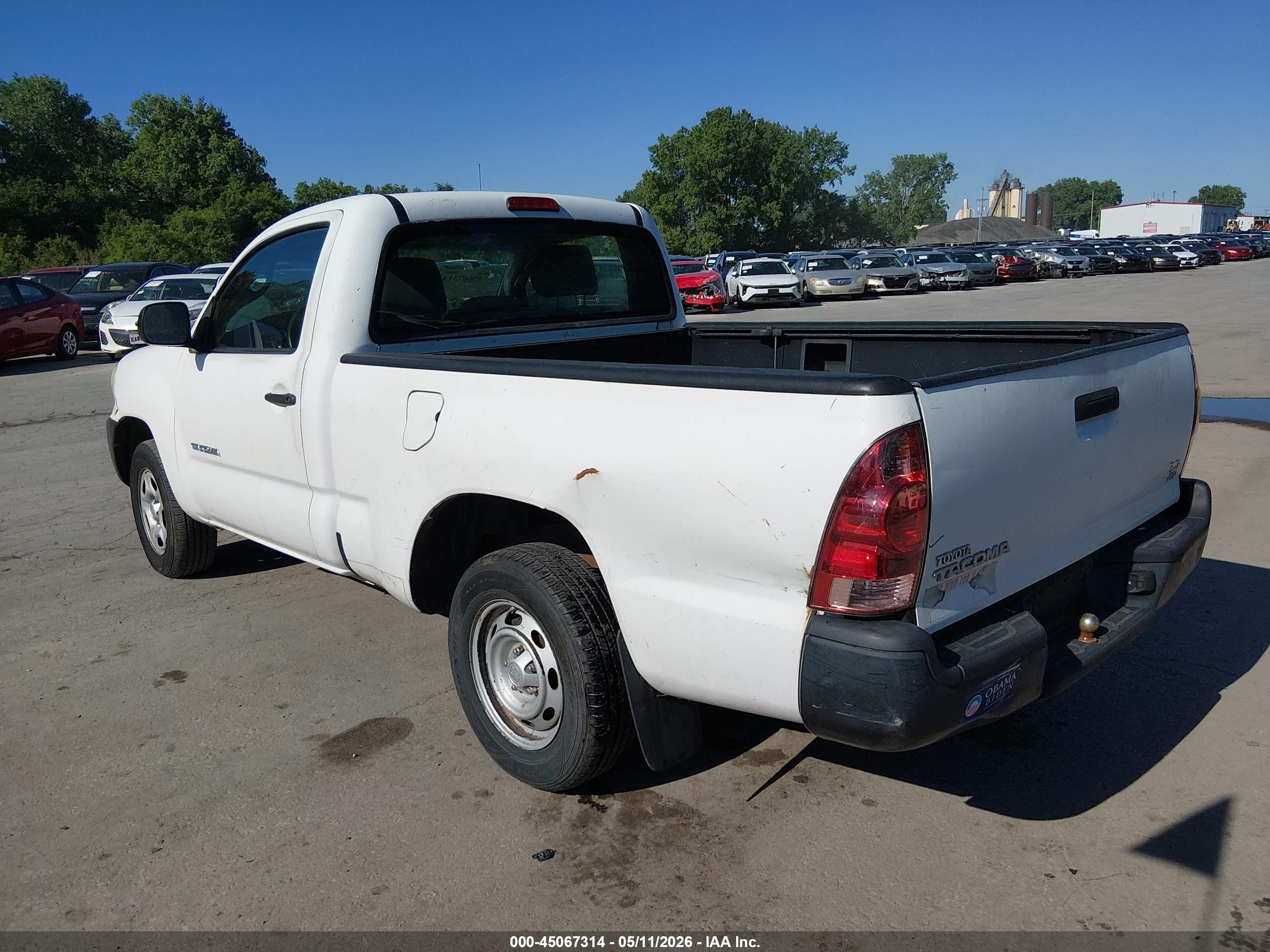 2008 Toyota Tacoma   White vin: 5TENX22N68Z579948
