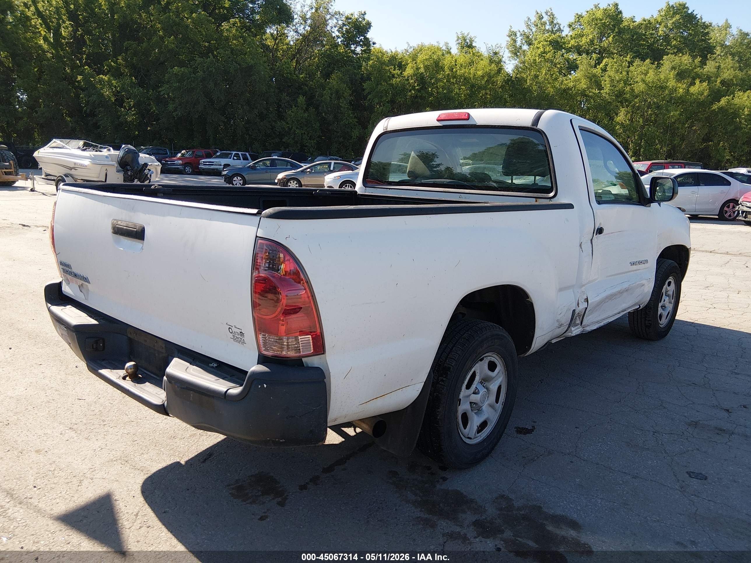 2008 Toyota Tacoma   White vin: 5TENX22N68Z579948
