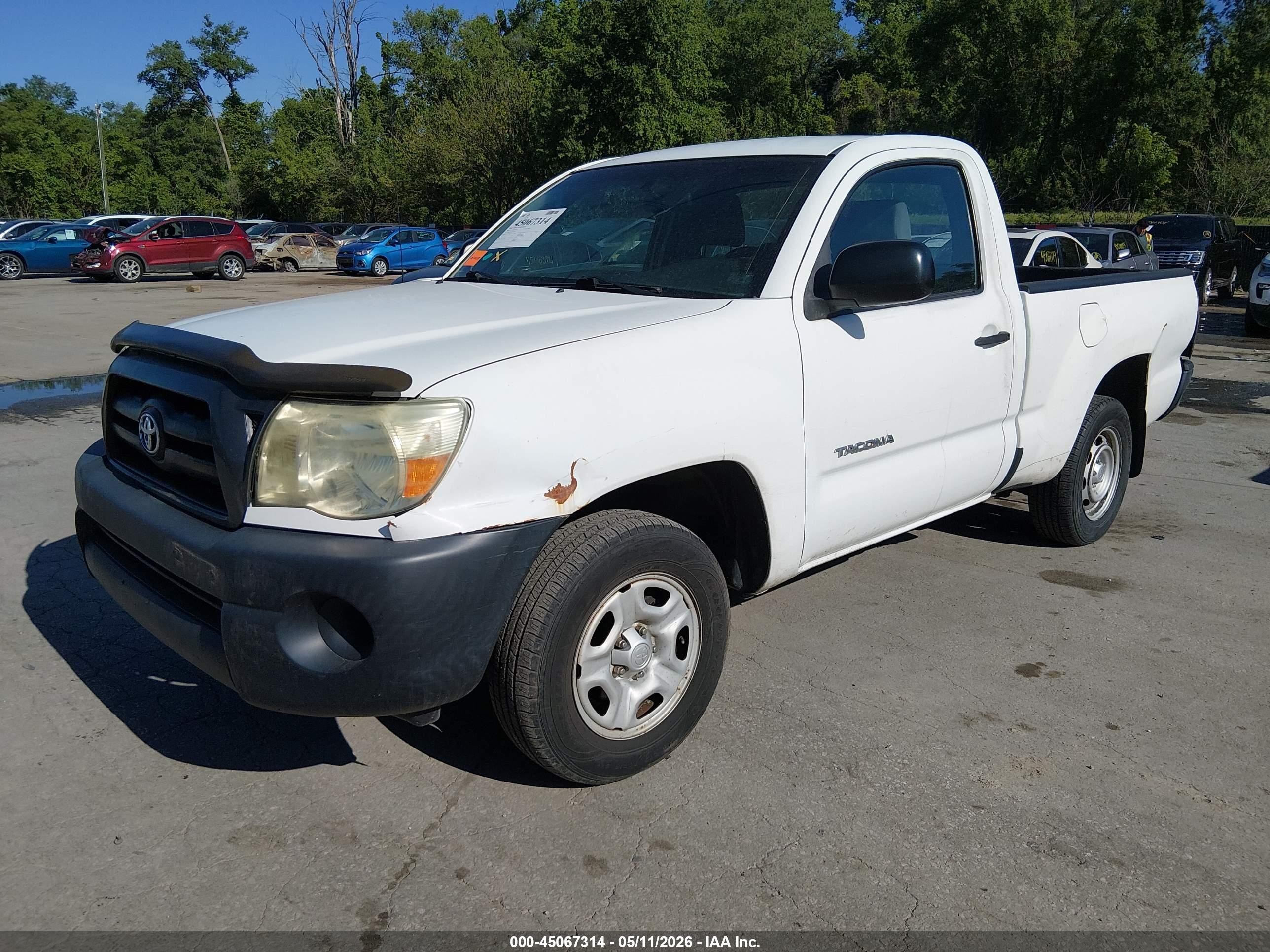 2008 Toyota Tacoma   White vin: 5TENX22N68Z579948