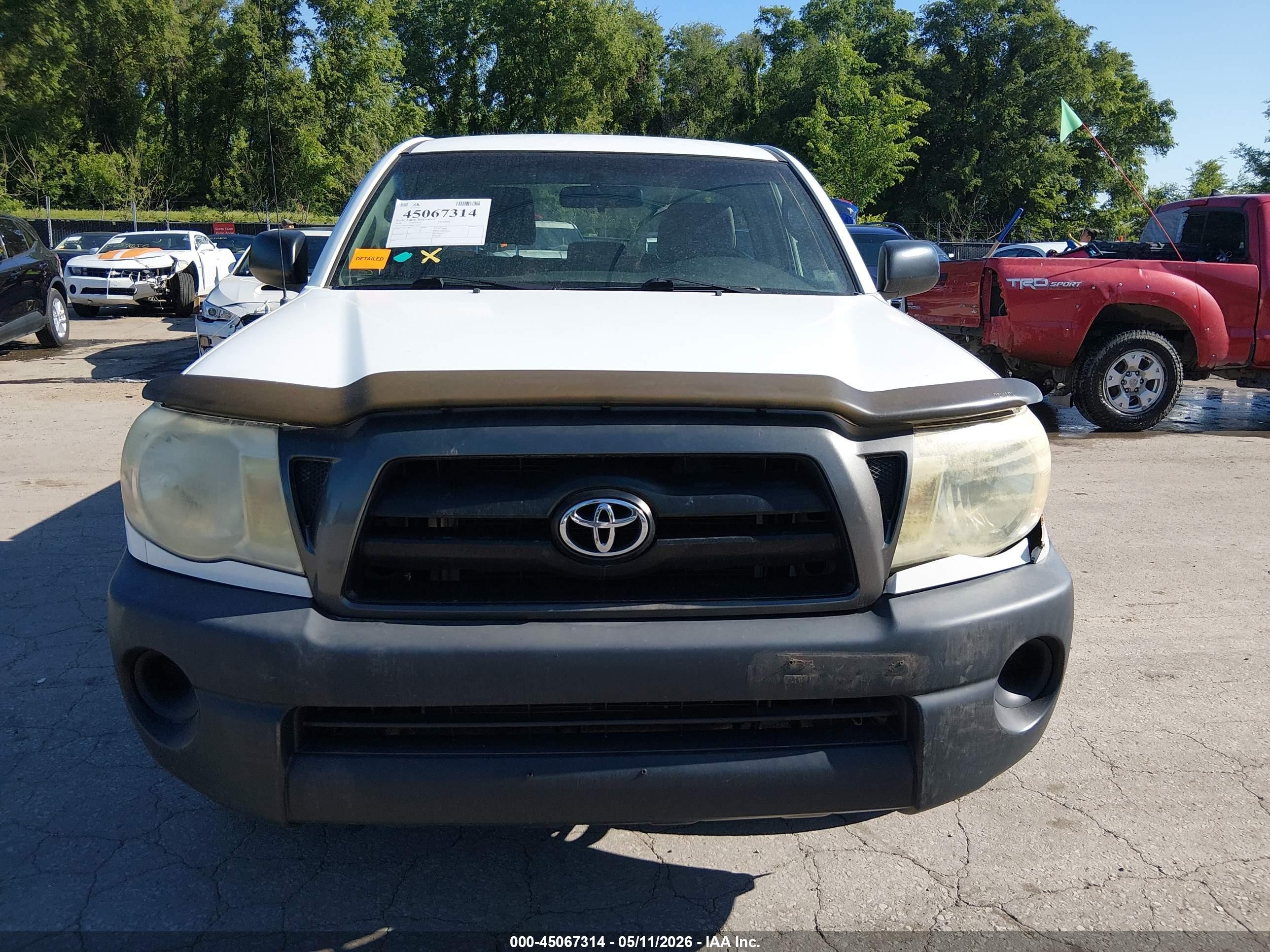 2008 Toyota Tacoma   White vin: 5TENX22N68Z579948