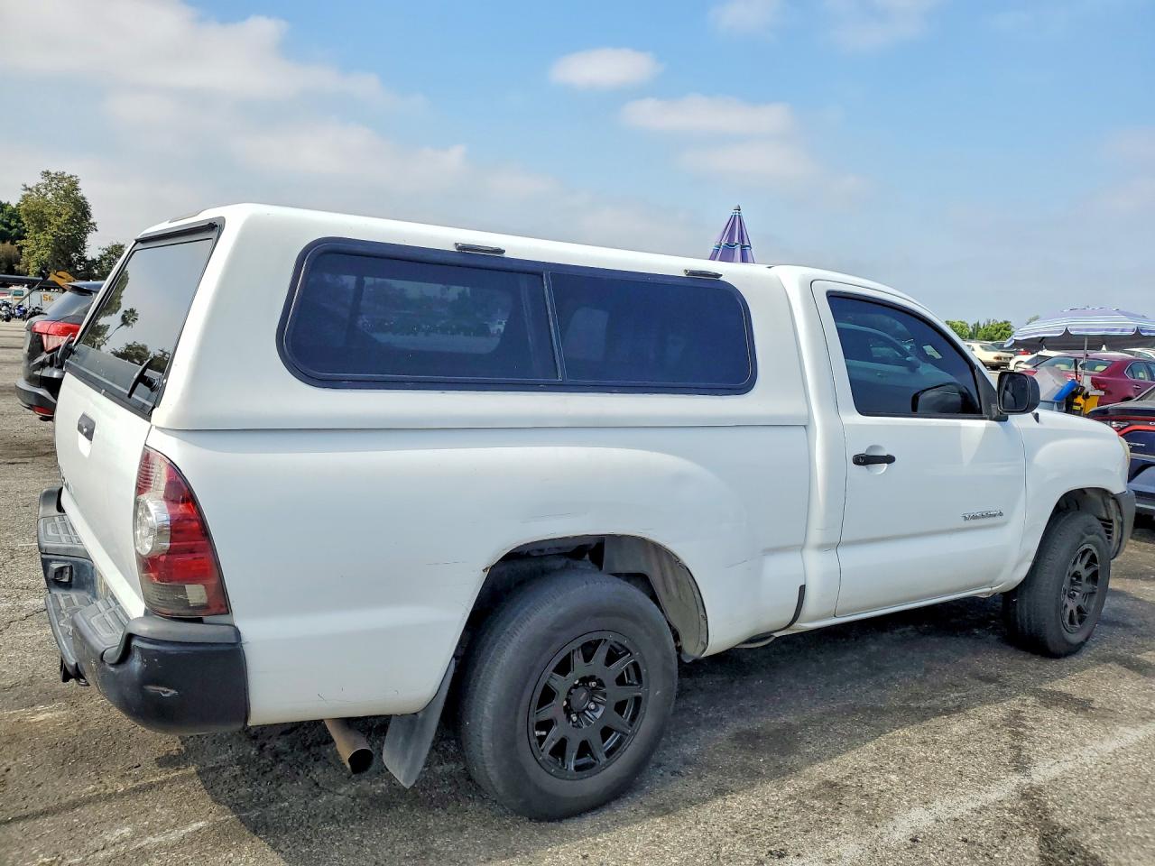 2009 Toyota Tacoma Base White vin: 5TENX22N69Z637526