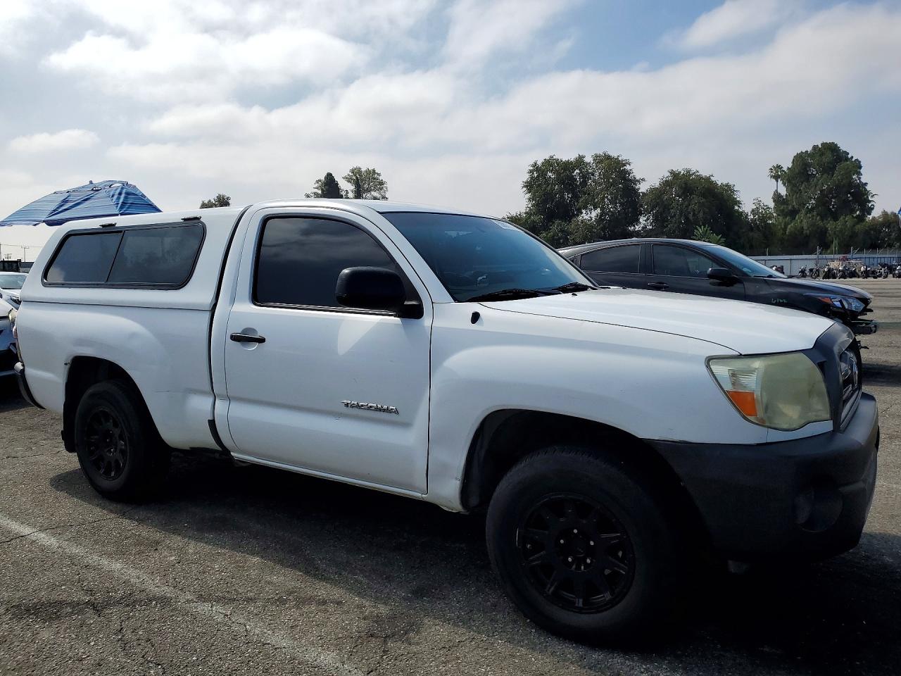 2009 Toyota Tacoma Base White vin: 5TENX22N69Z637526
