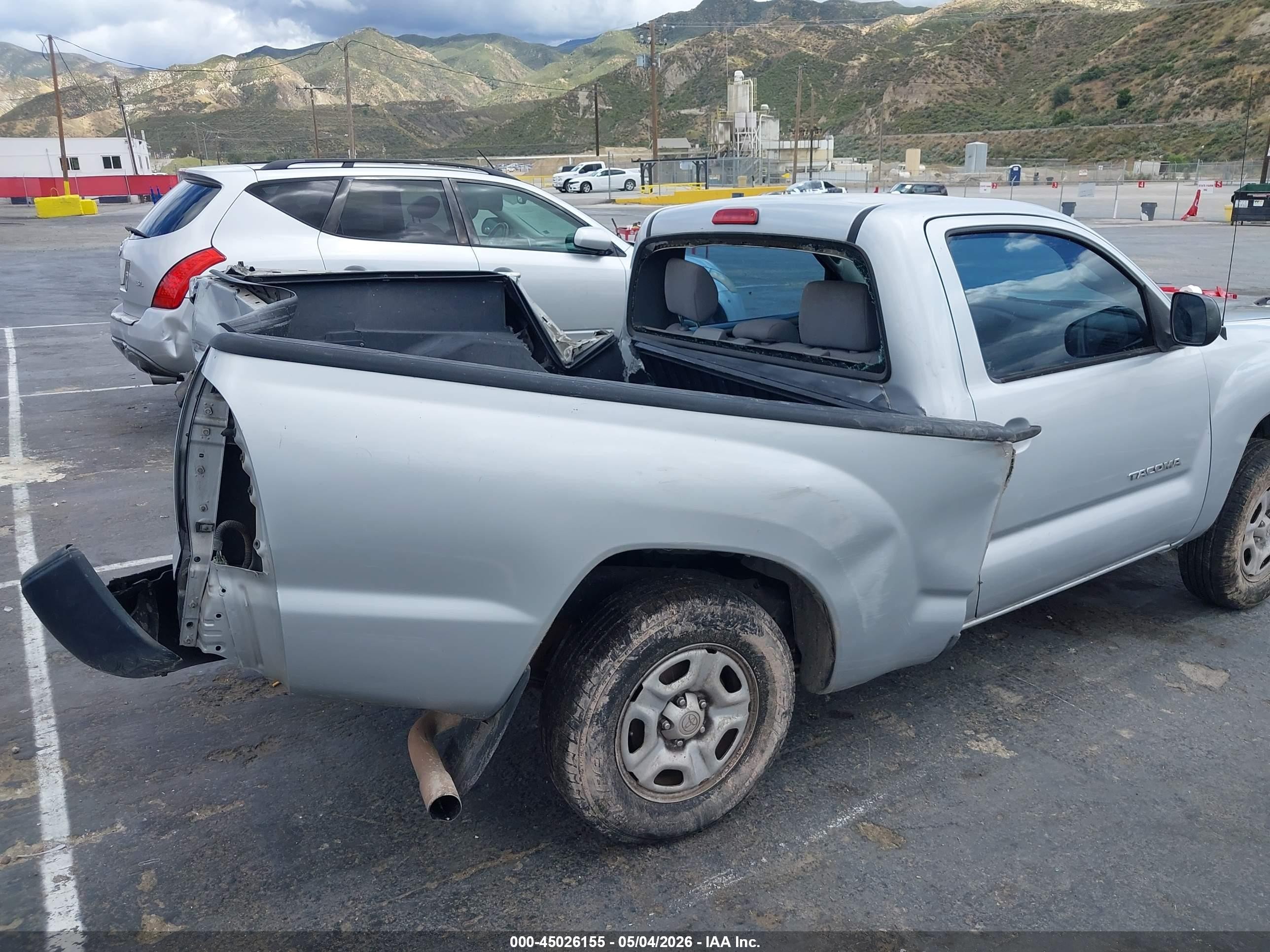 2006 Toyota Tacoma   Silver vin: 5TENX22N76Z173609