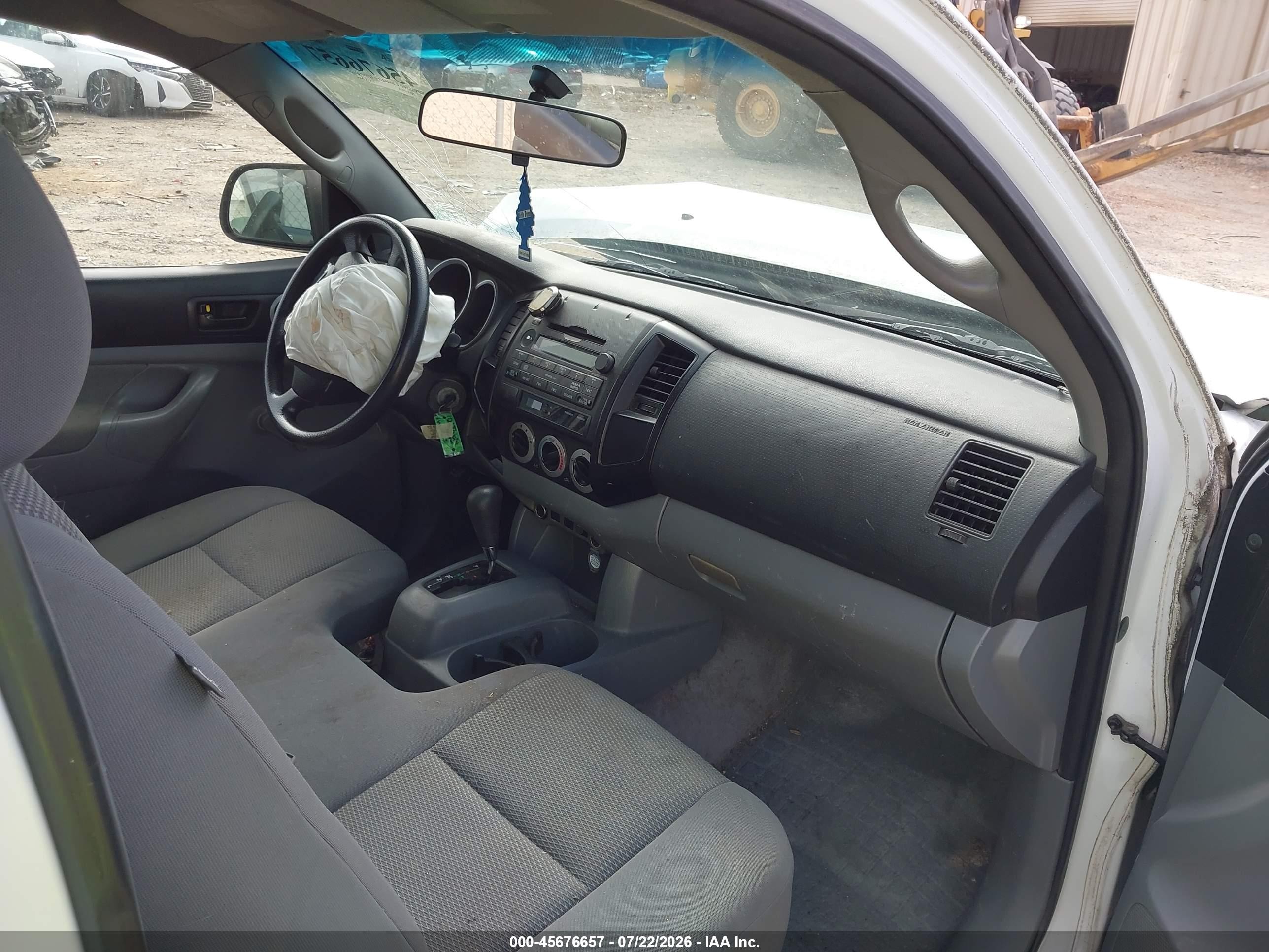 2009 Toyota Tacoma   White vin: 5TENX22N79Z646901