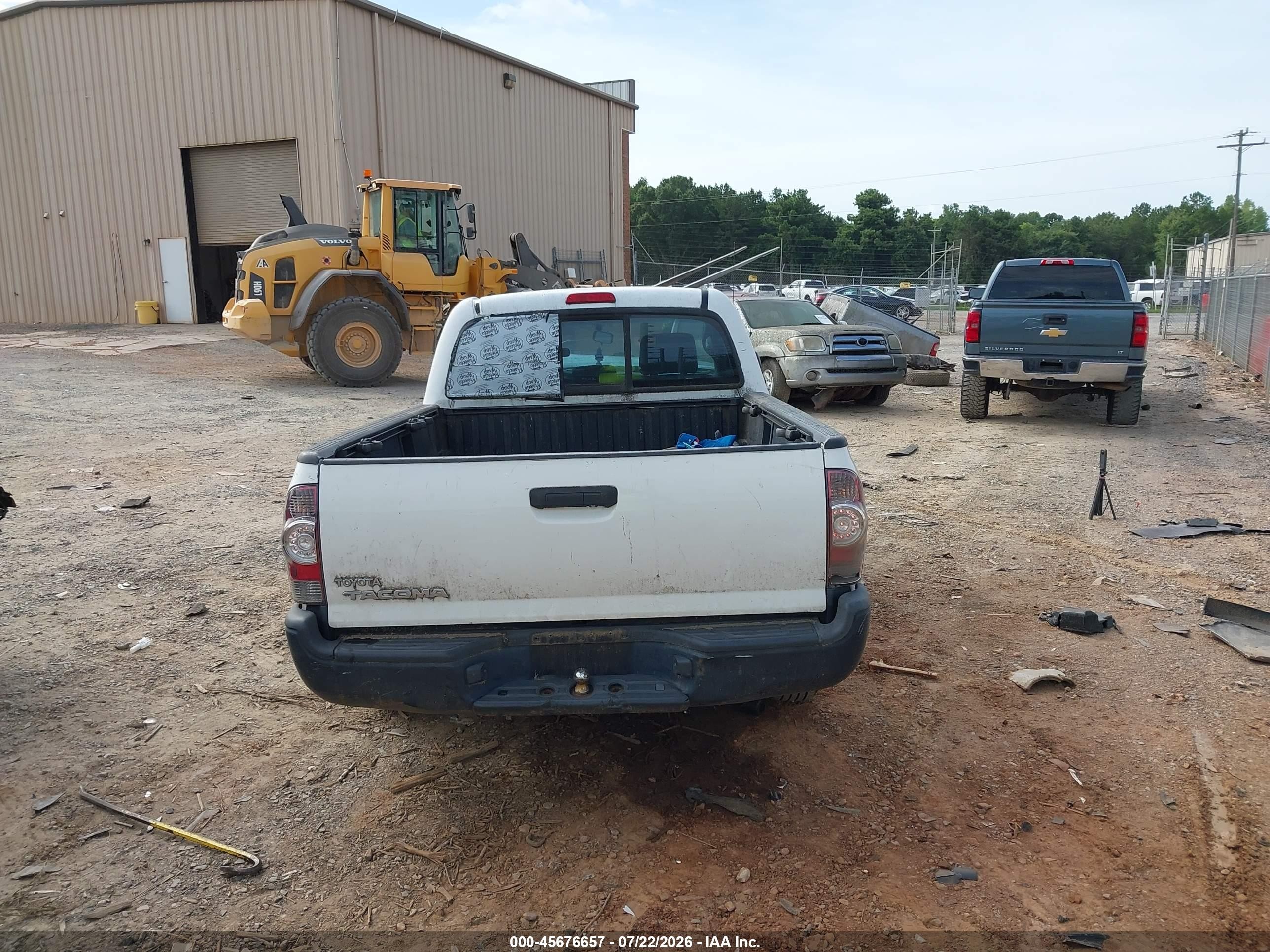 2009 Toyota Tacoma   White vin: 5TENX22N79Z646901