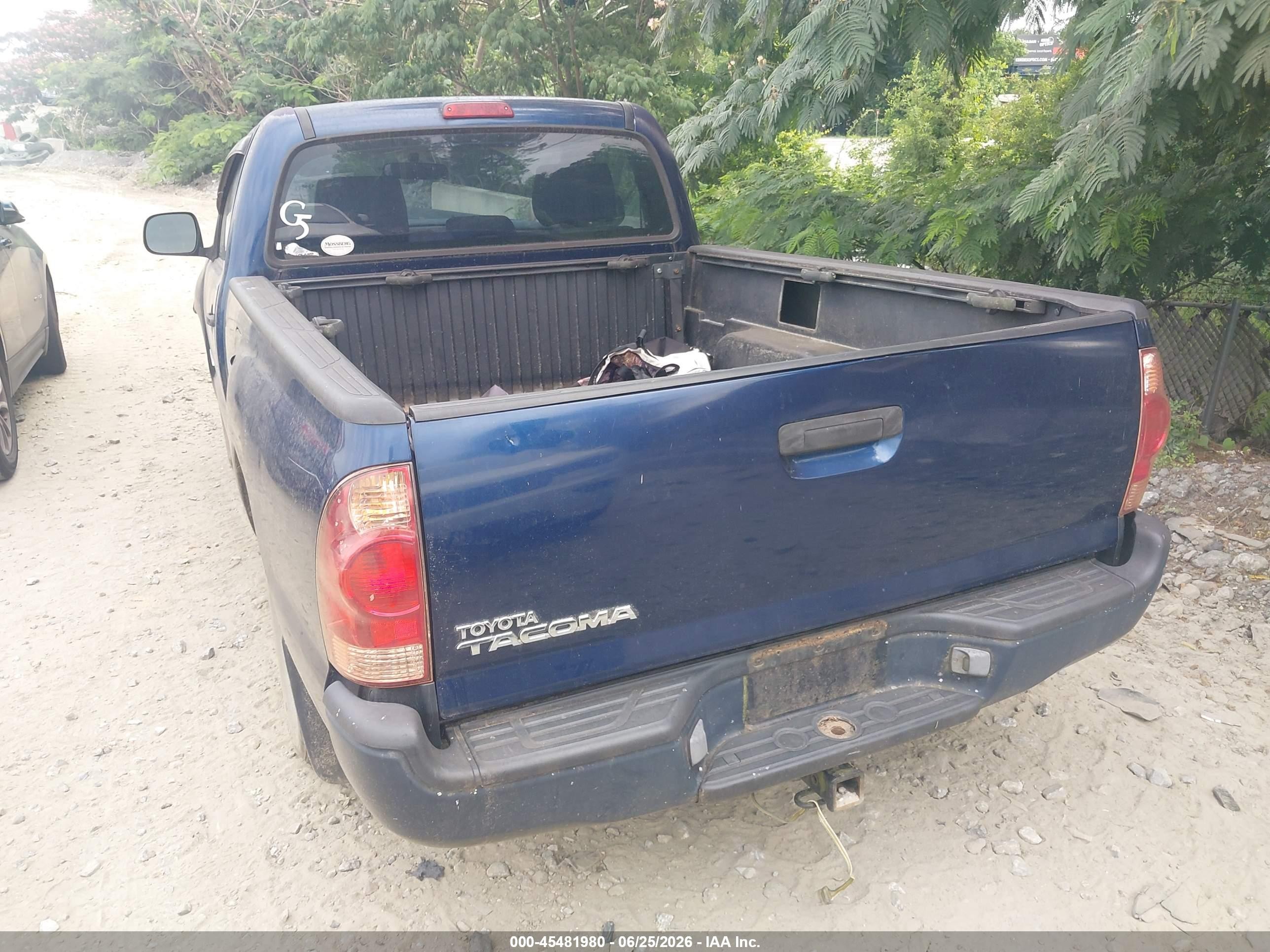 2005 Toyota Tacoma   Blue vin: 5TENX22N85Z034023