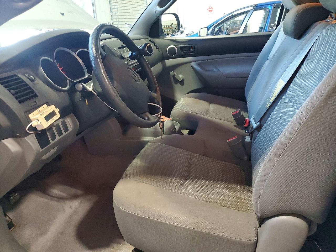 2005 Toyota Tacoma Base Silver vin: 5TENX22N85Z100683