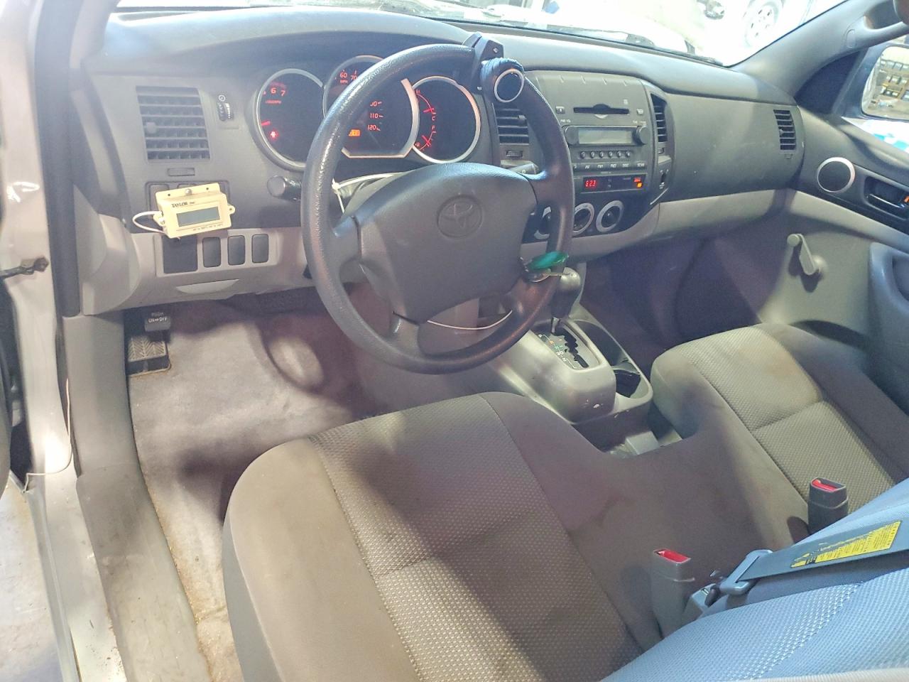 2005 Toyota Tacoma Base Silver vin: 5TENX22N85Z100683