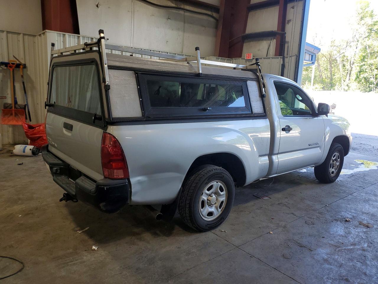 2005 Toyota Tacoma Base Silver vin: 5TENX22N85Z100683
