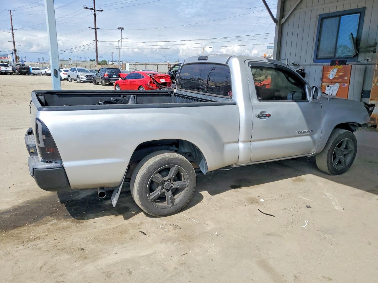 2005 Toyota Tacoma Base Silver vin: 5TENX22N85Z114034